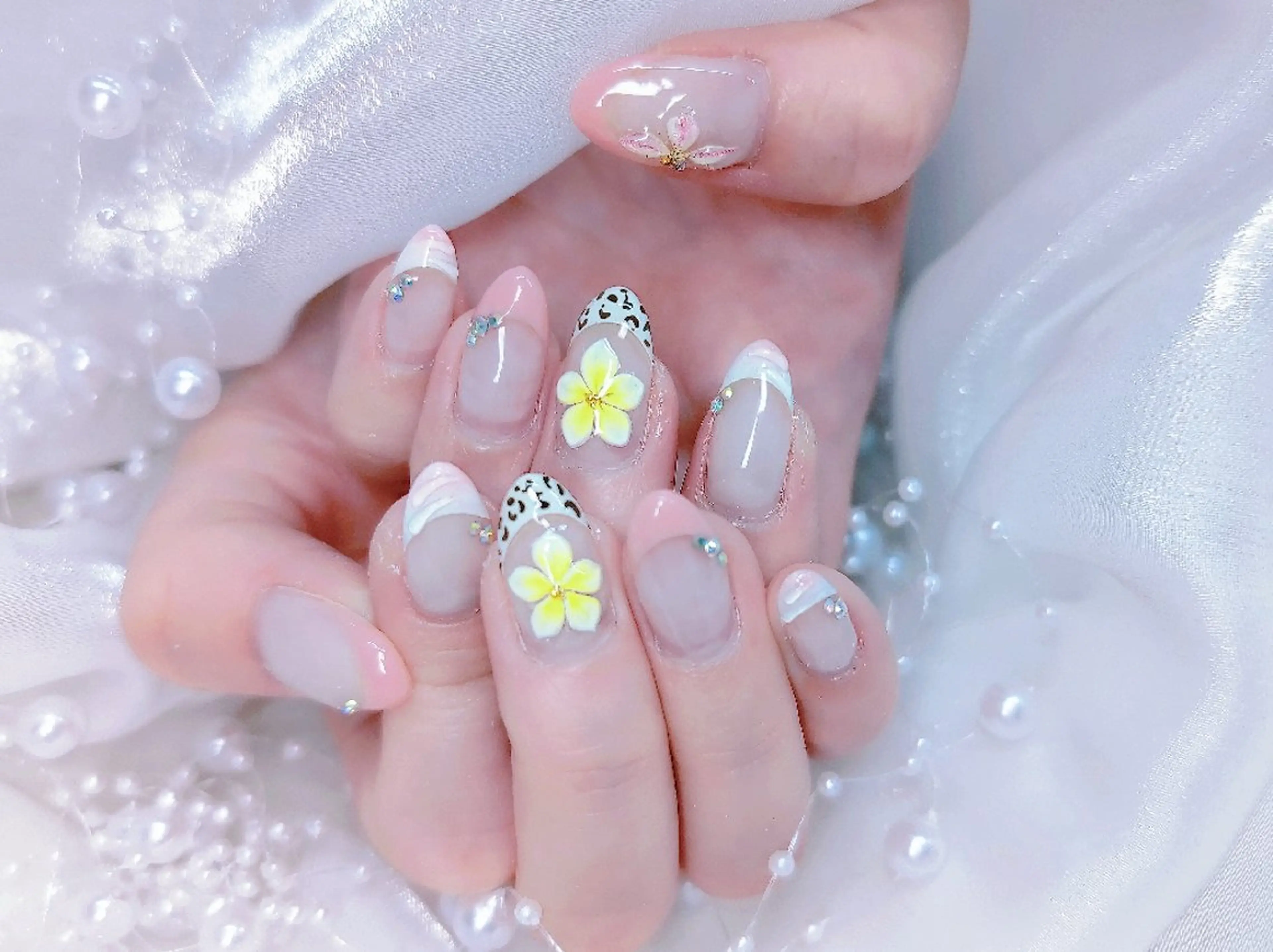 ネイル 長さ出し フラッシュネイル フレンチネイル キラキラネイル ラメ(グリッター) Chouette Nailのネイルデザイン