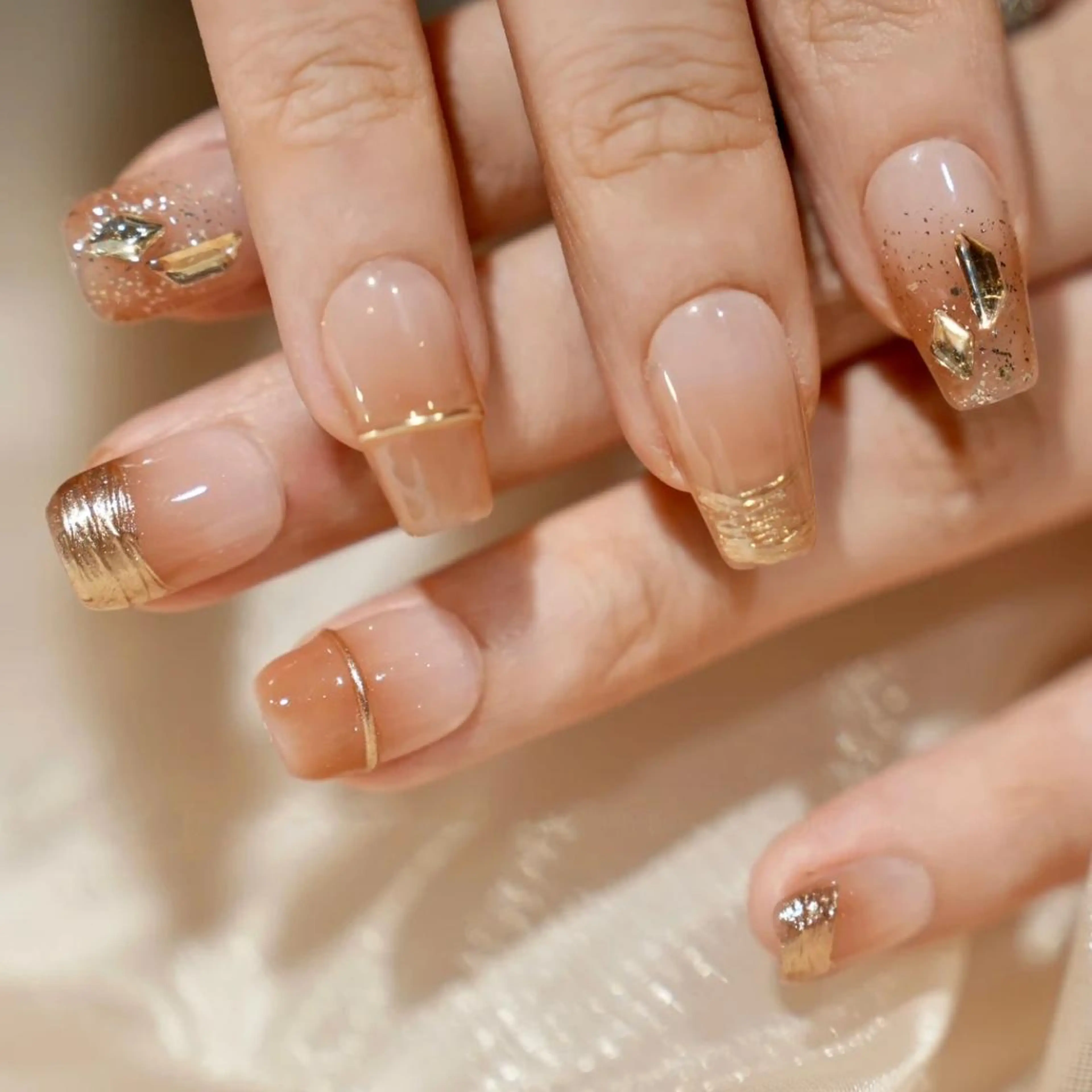 ネイル Queens テイのネイルデザイン