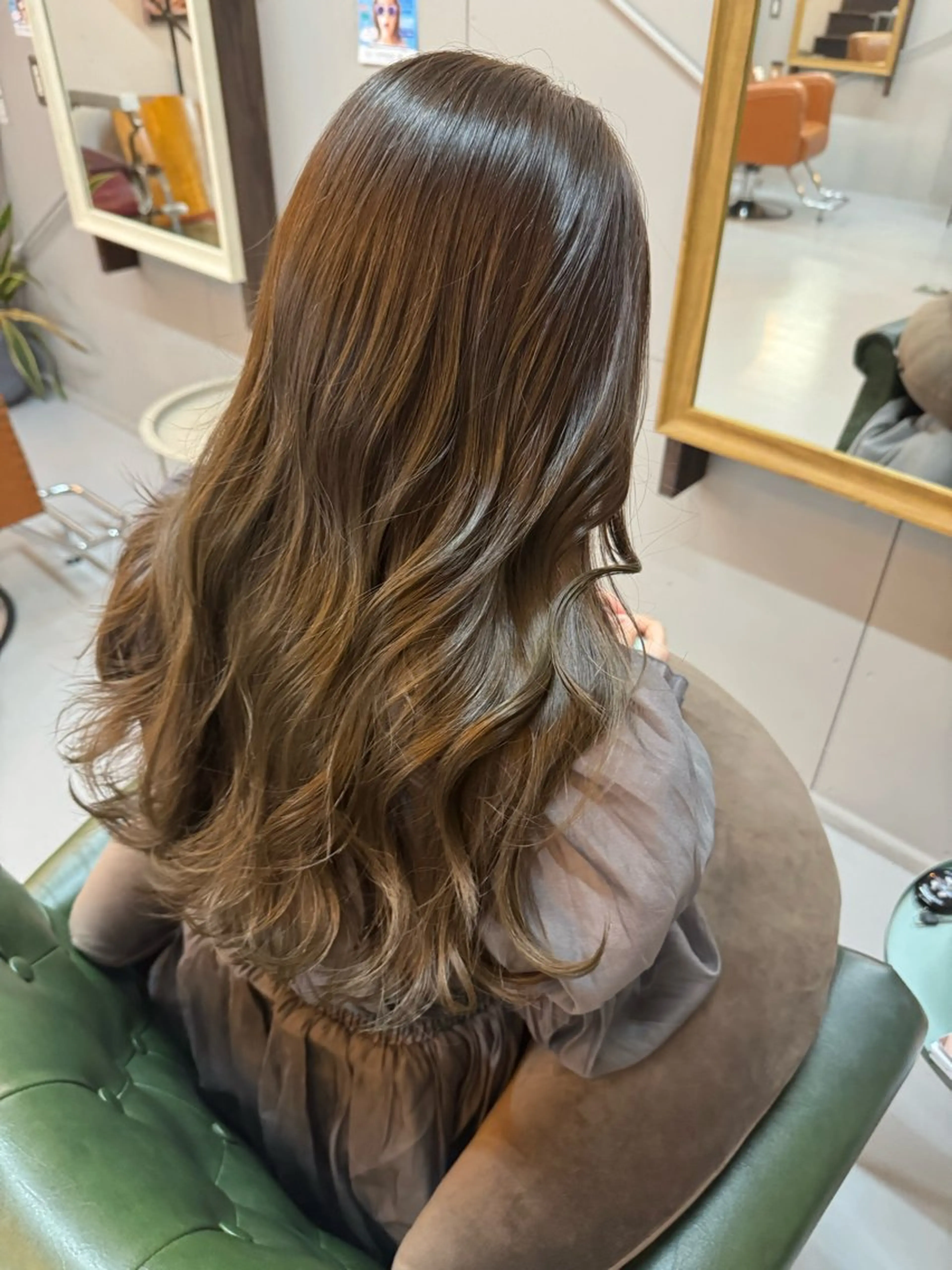 ロング カット ヘアカラー 渡邊 里彩のヘアスタイル