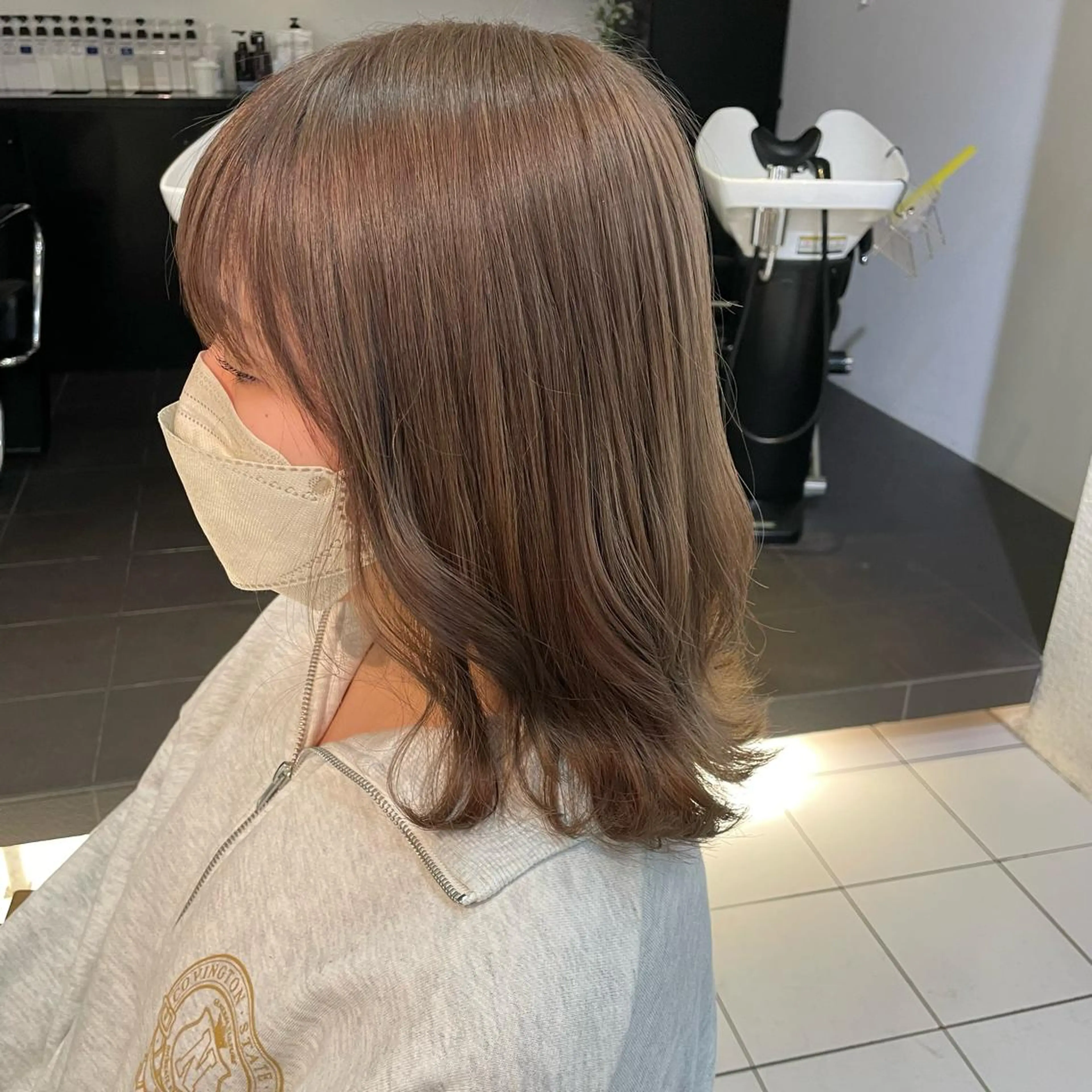 ミディアム カラー ベージュカラー ブリーチ ミルクティーベージュ 透明感カラー/ 寺田千雅子のヘアスタイル