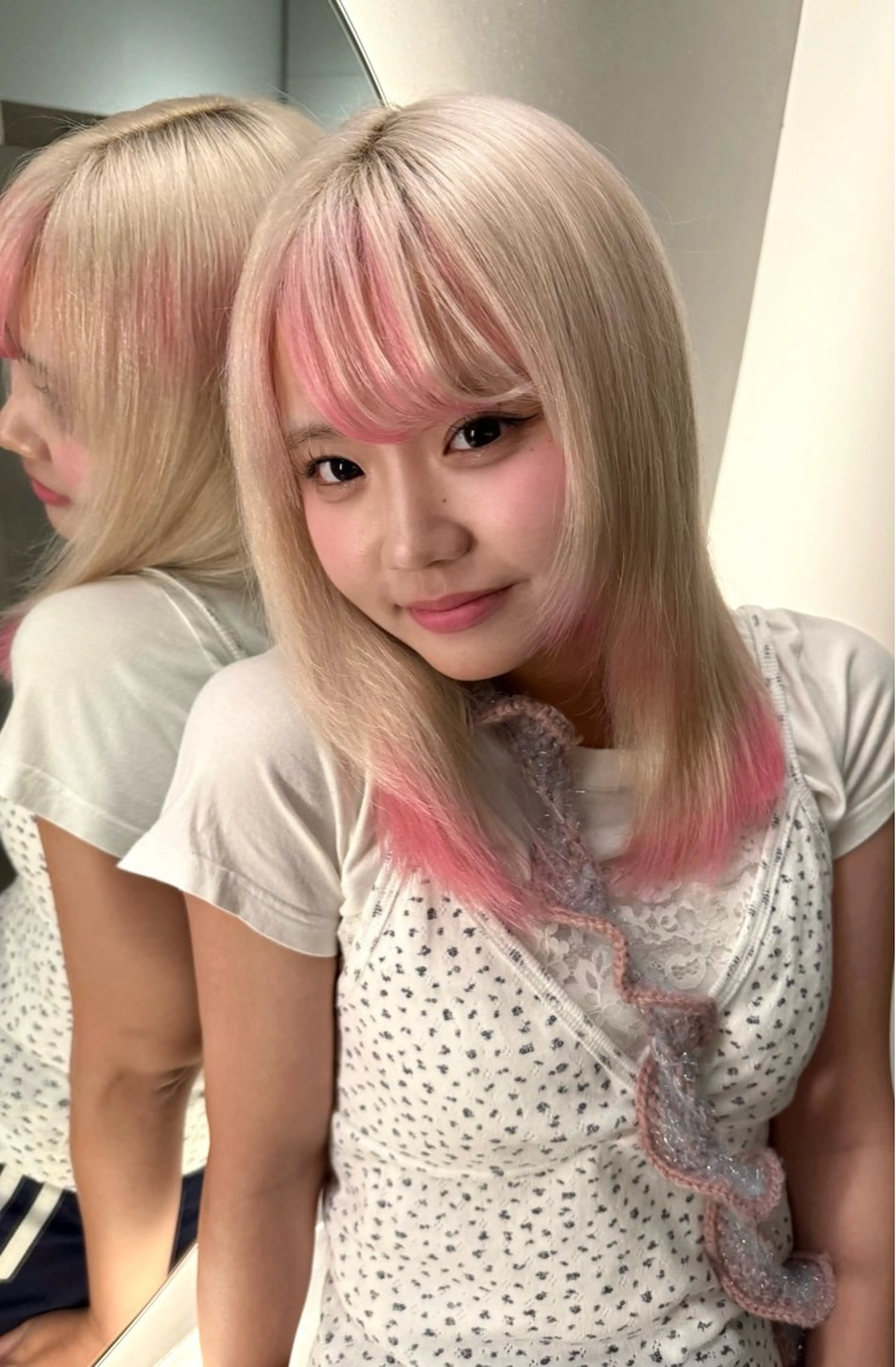 全頭ブリーチ＋ワンカラー＋裾デザイン/ブリーチで透明感up、可愛さupのヘアカラーです！裾カラーでオシャレに🤍🫧の写真