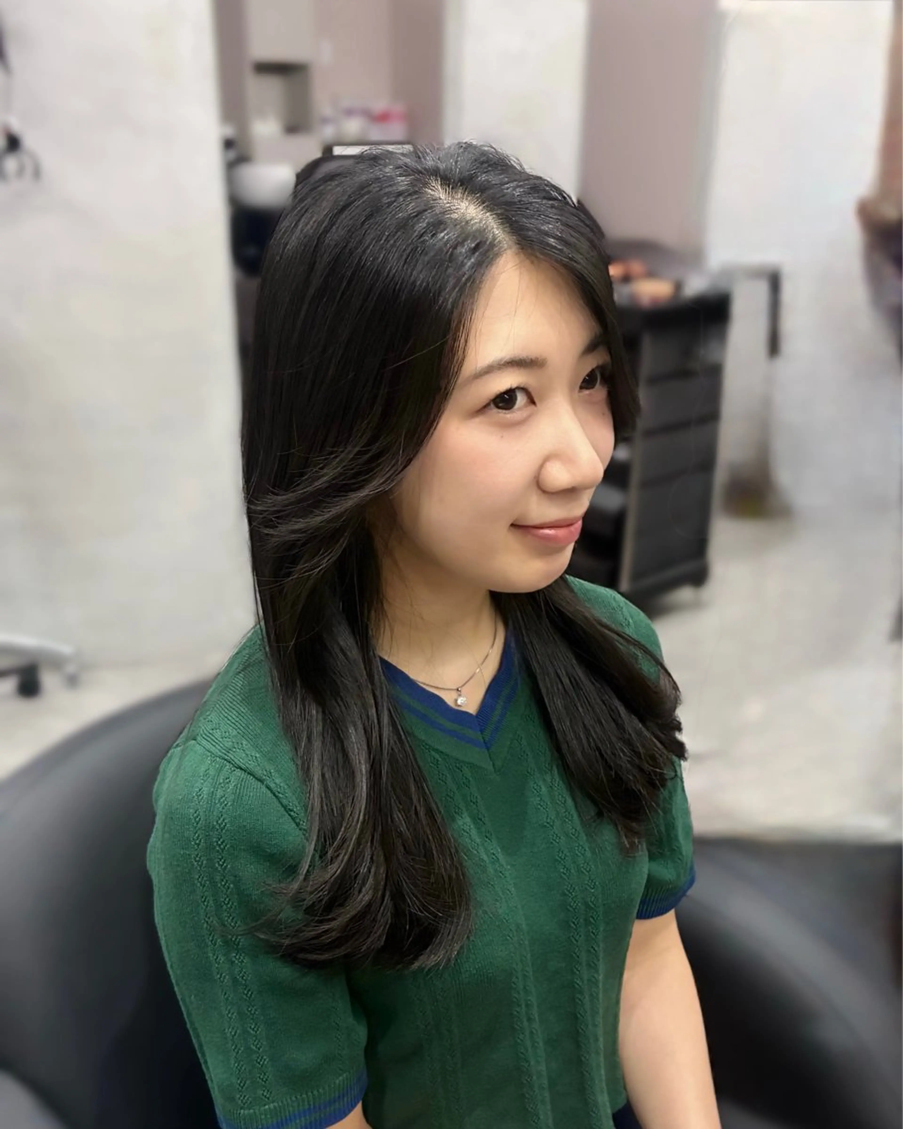 セミロング レイヤーカット 似合わせカット 田中 鈴乃のヘアスタイル