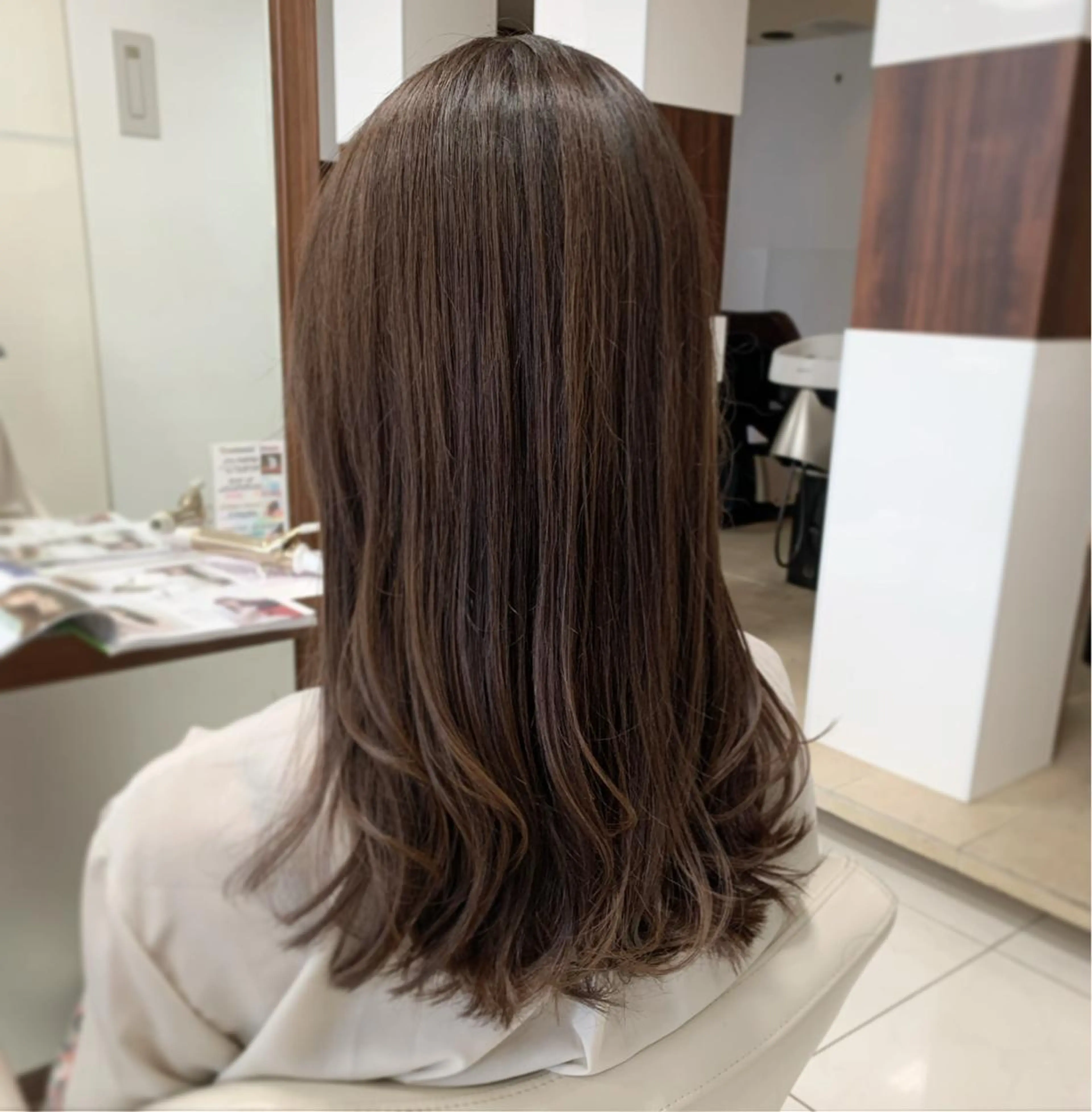 セミロング カラー ally新百合ヶ丘 フジムラユウスケのヘアスタイル