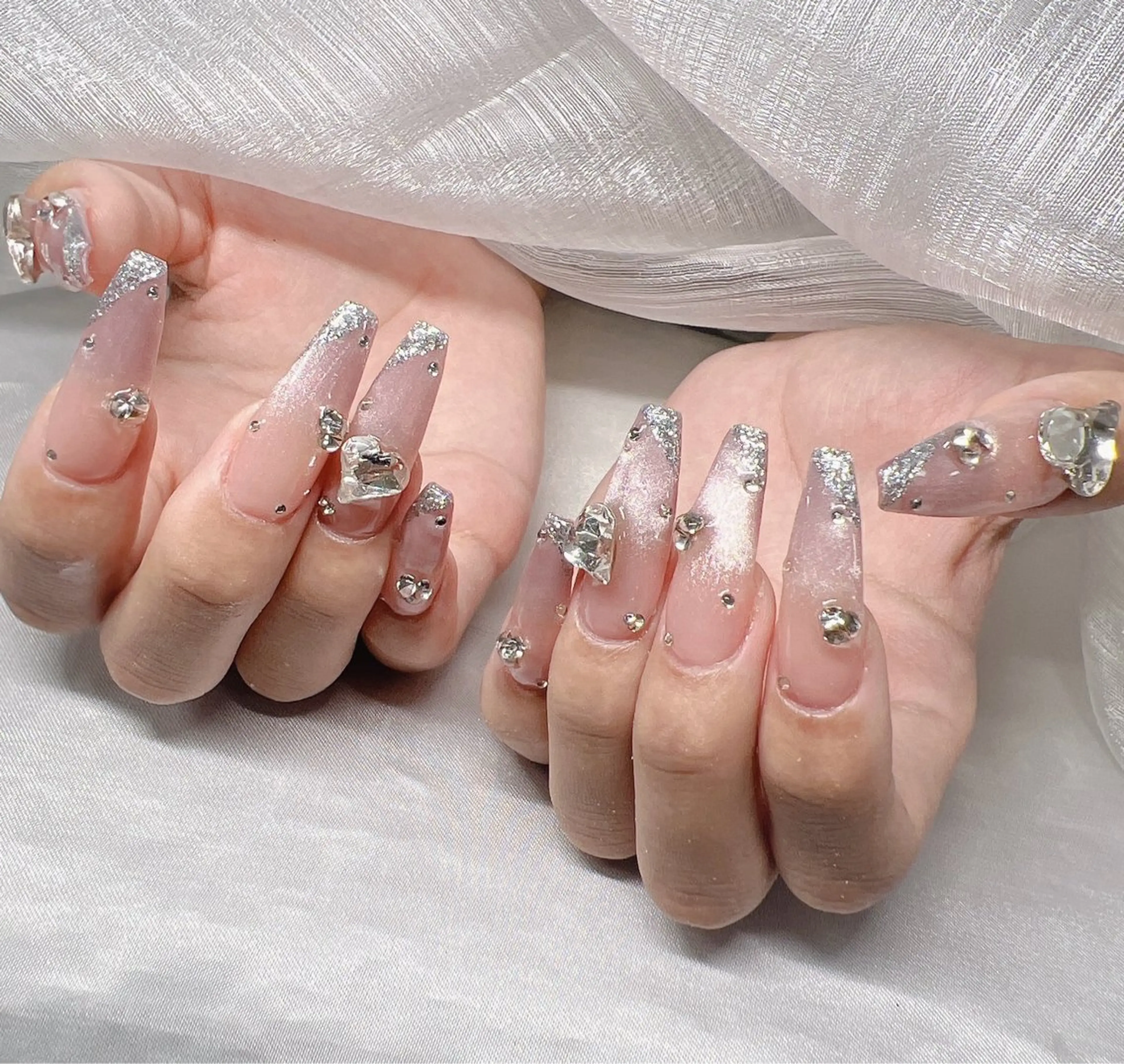 ネイル 長さ出し グラデーション 卒業式 キラキラネイル マグネットネイル ハンドネイル Lee Nailsのネイルデザイン