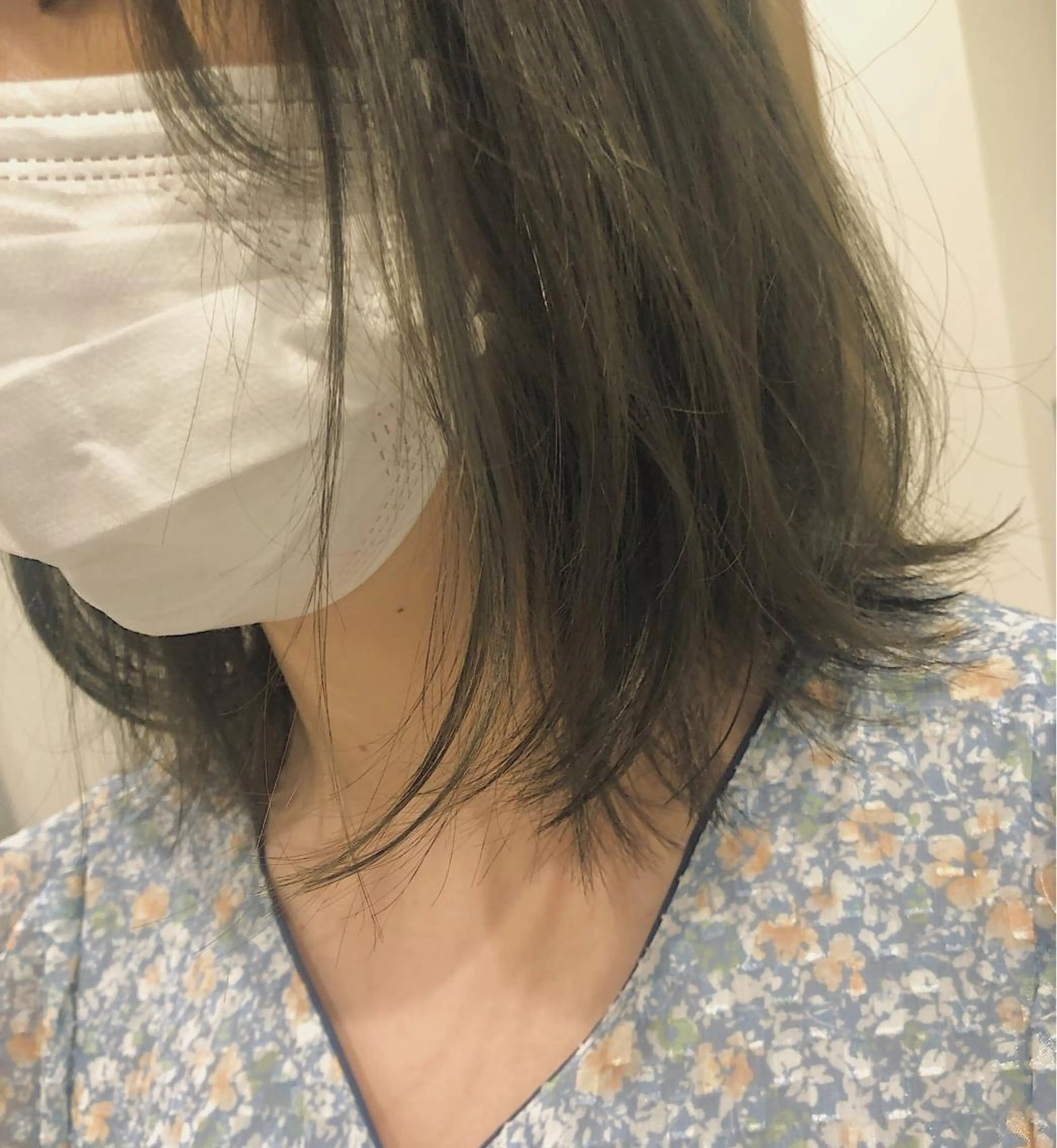 ミディアム カラー パーマ ヘアアレンジ ボブレイヤー グレージュ オリーブカラー オリーブグレージュ オリーブグレー カット ヘアカラー トリートメント 【ツヤ髪美容師】 ツダケイスケのヘアスタイル