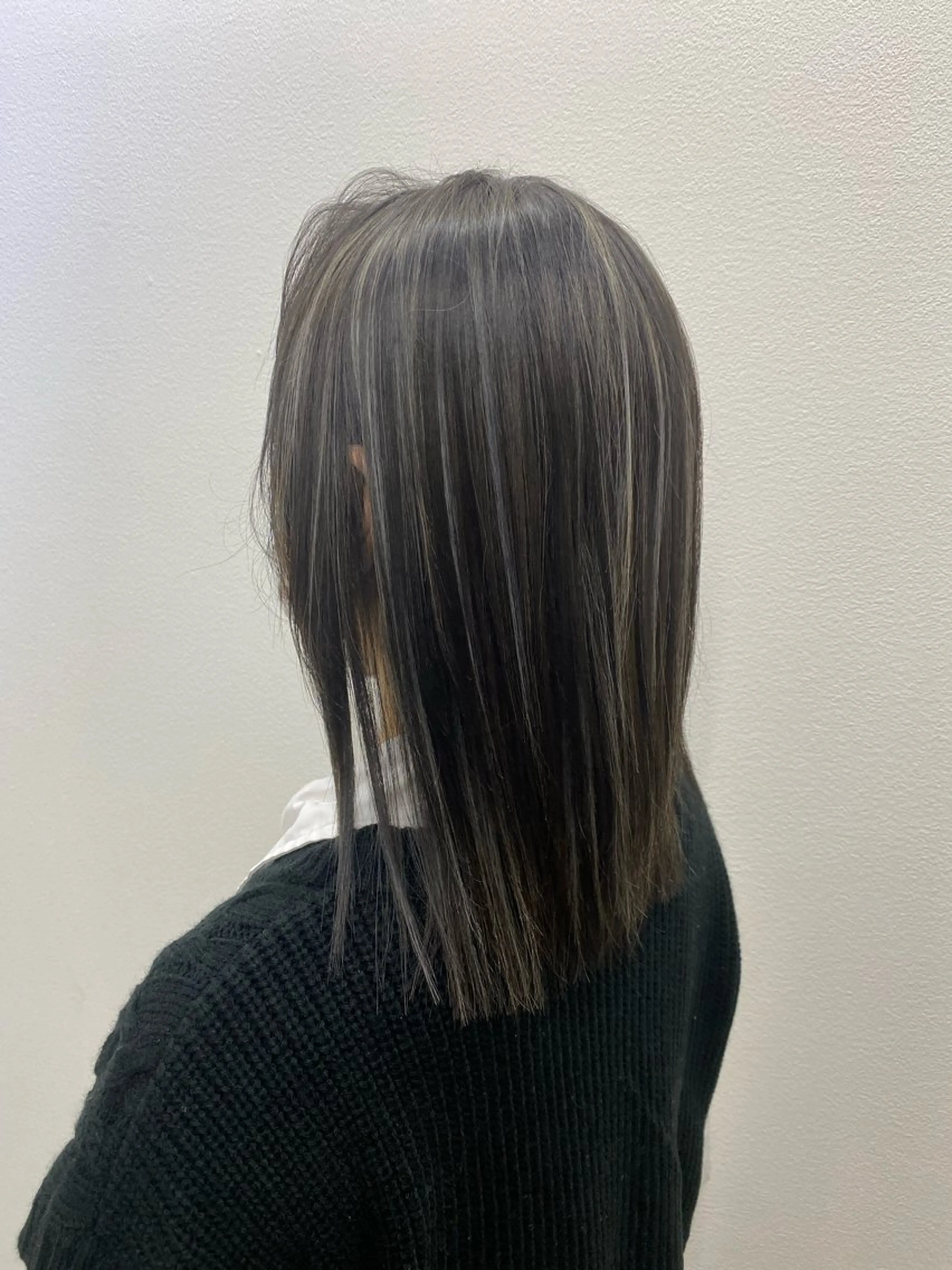 セミロング ハイライト 友利 翔太のヘアスタイル