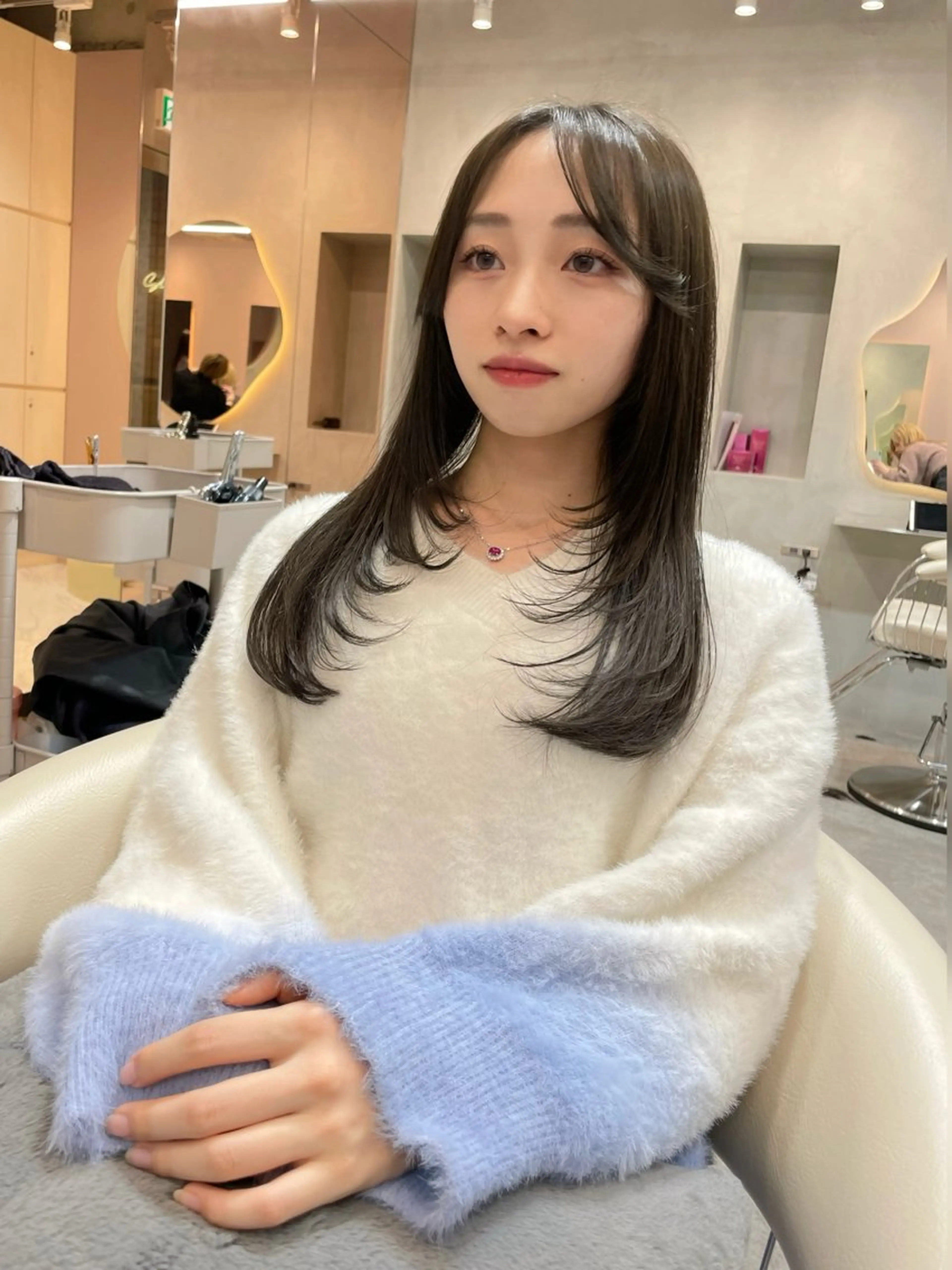 ロング チョコレートブラウン ピンクブラウン くびれヘア ヨシンモリ 韓国風ヘア カット ヘアカラー ささき すずねのヘアスタイル