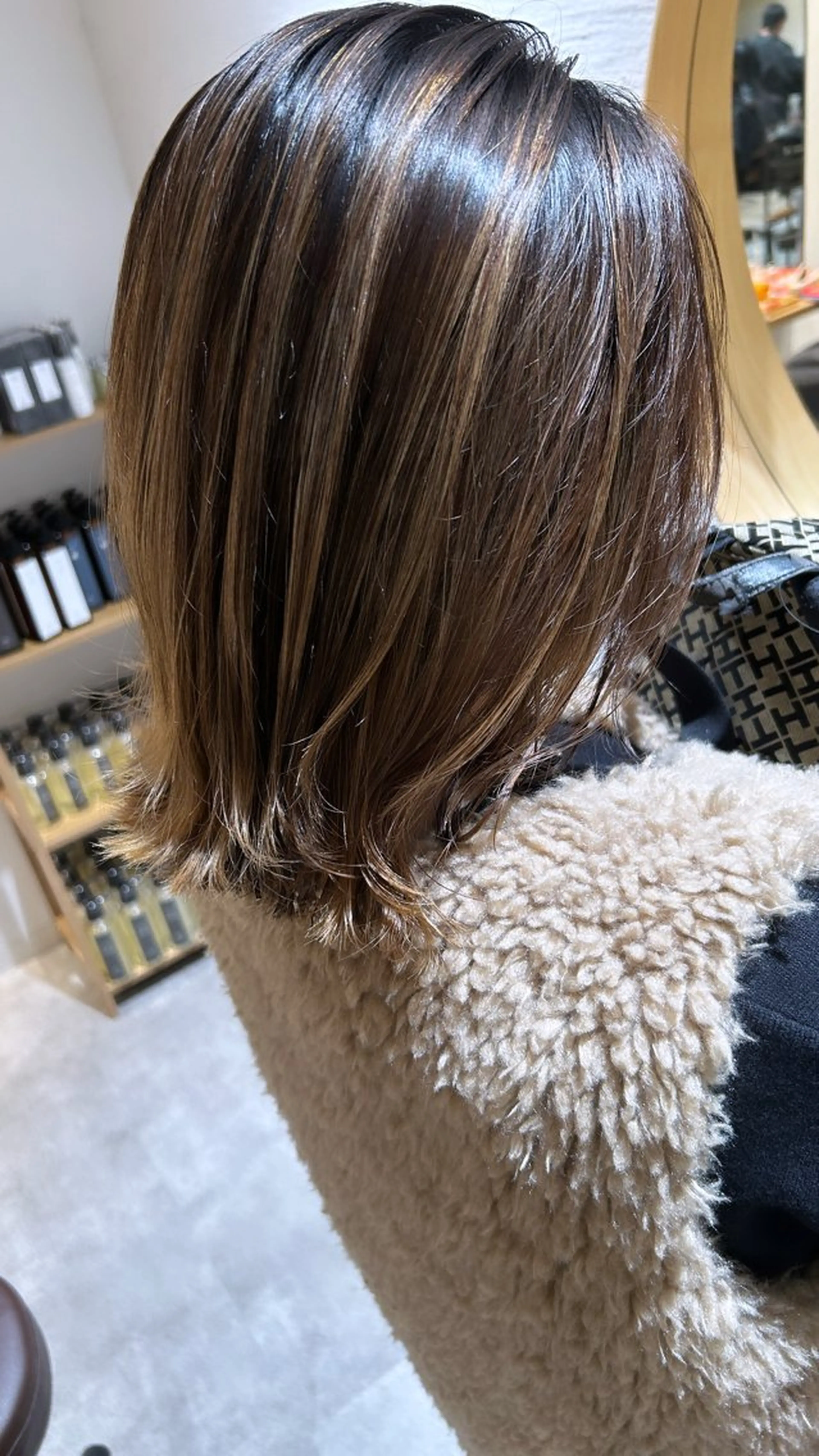 ミディアム カラー バレイヤージュ レイヤーカット 髪質改善特化型美容師 🫧岡本璃来🫧のヘアスタイル