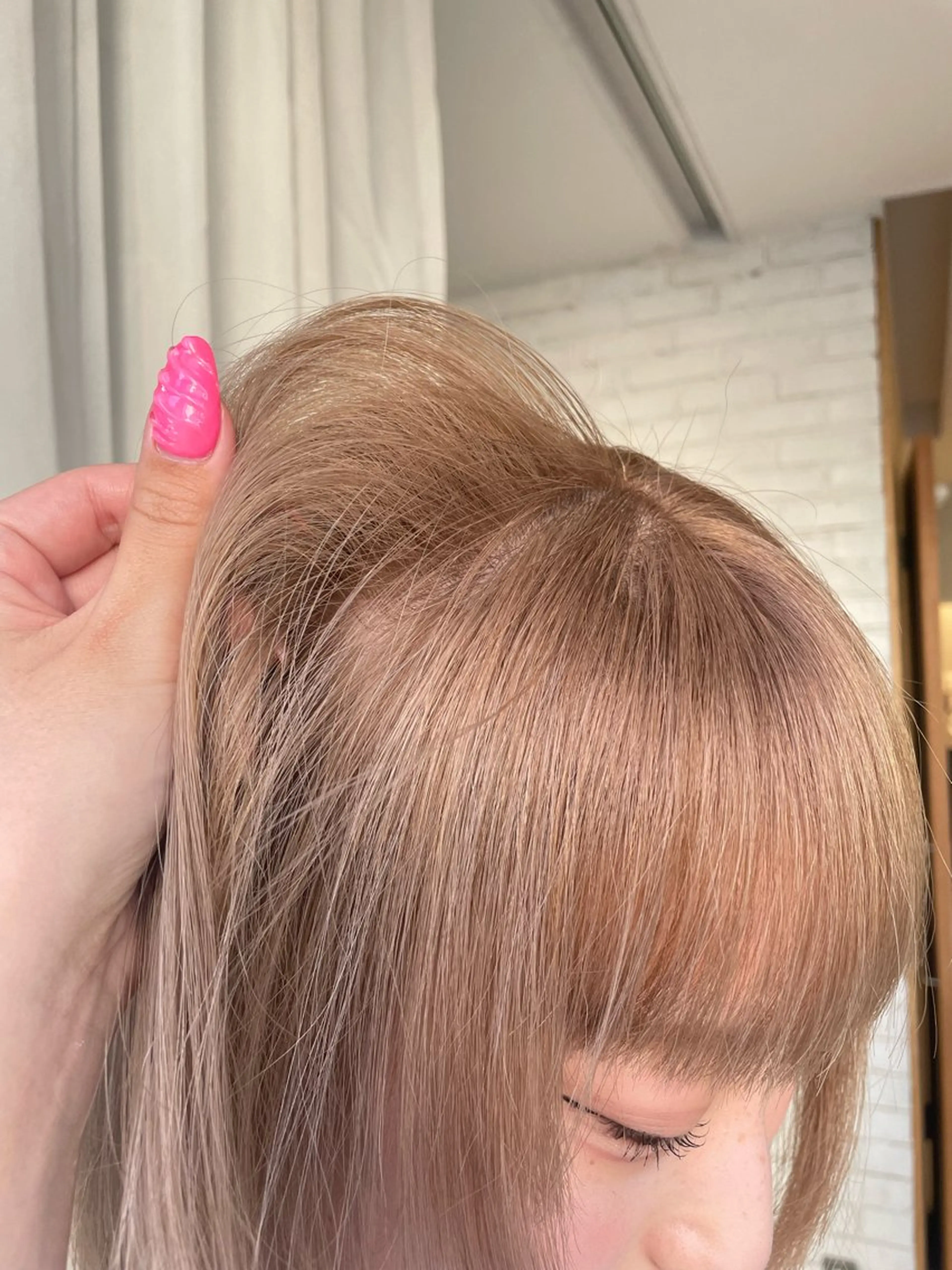セミロング キッズ ヘアカラー 艶ハイトーン👑♡ NATSUKIのヘアスタイル