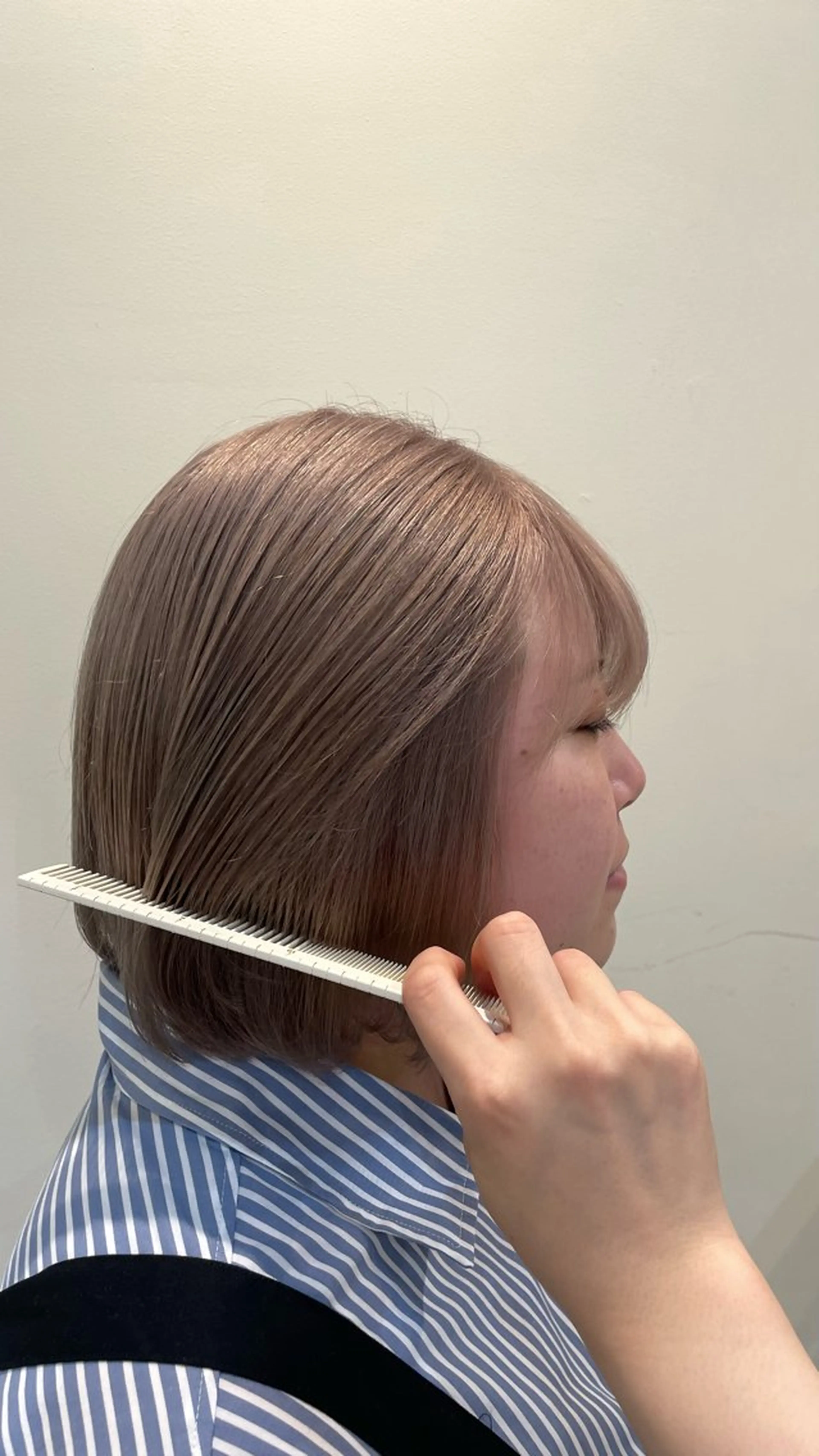 セミロング カラー ブリーチ ダブルカラー レイヤーカット大人気 💛吉田百花のヘアスタイル