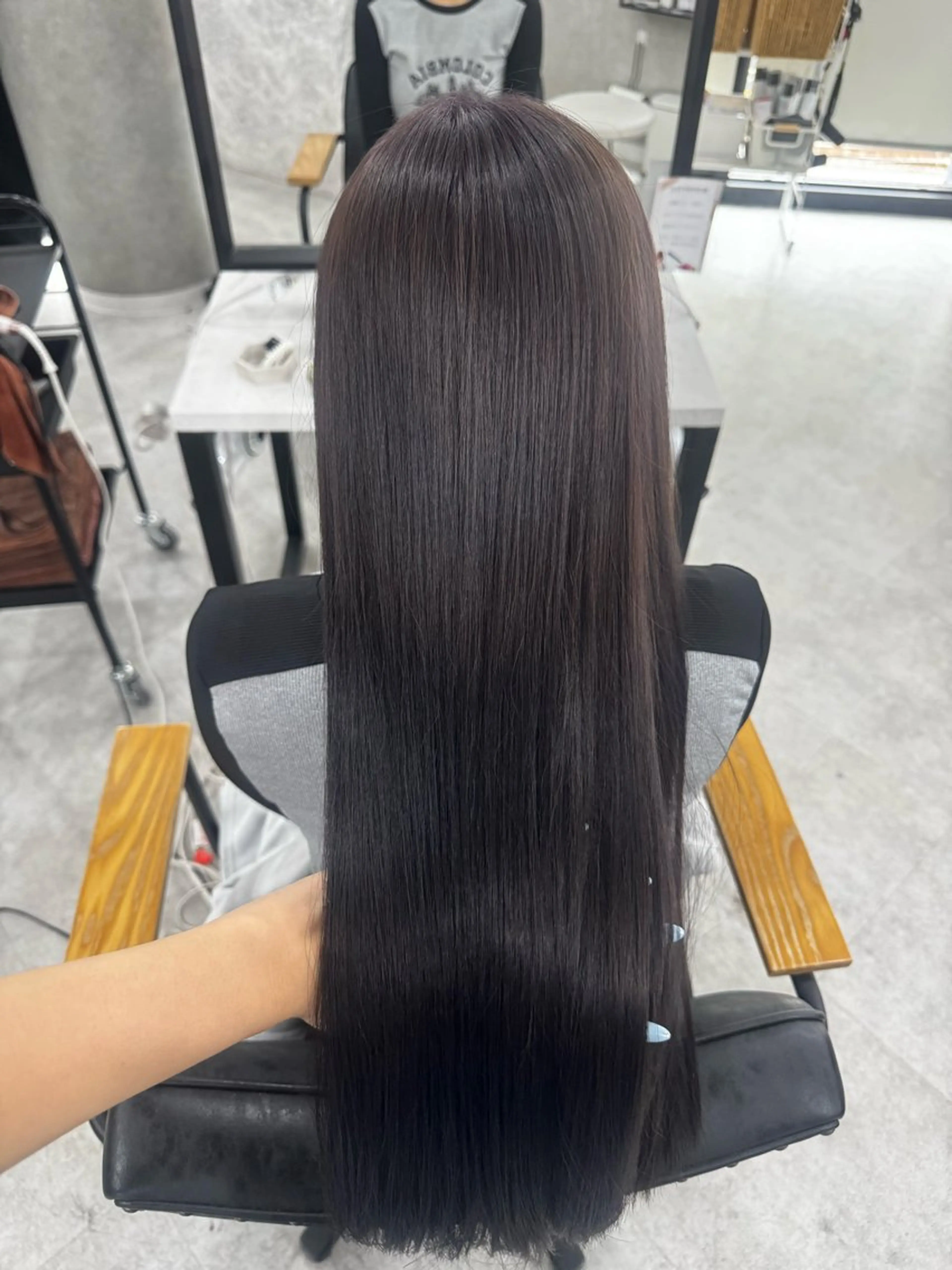 ロング カラー アッシュ アッシュブラウン ベージュカラー 黒髪 ブリーチ カット ヘアカラー トリートメント 赤み無し柔らかカラー 【梅田】madokaのヘアスタイル