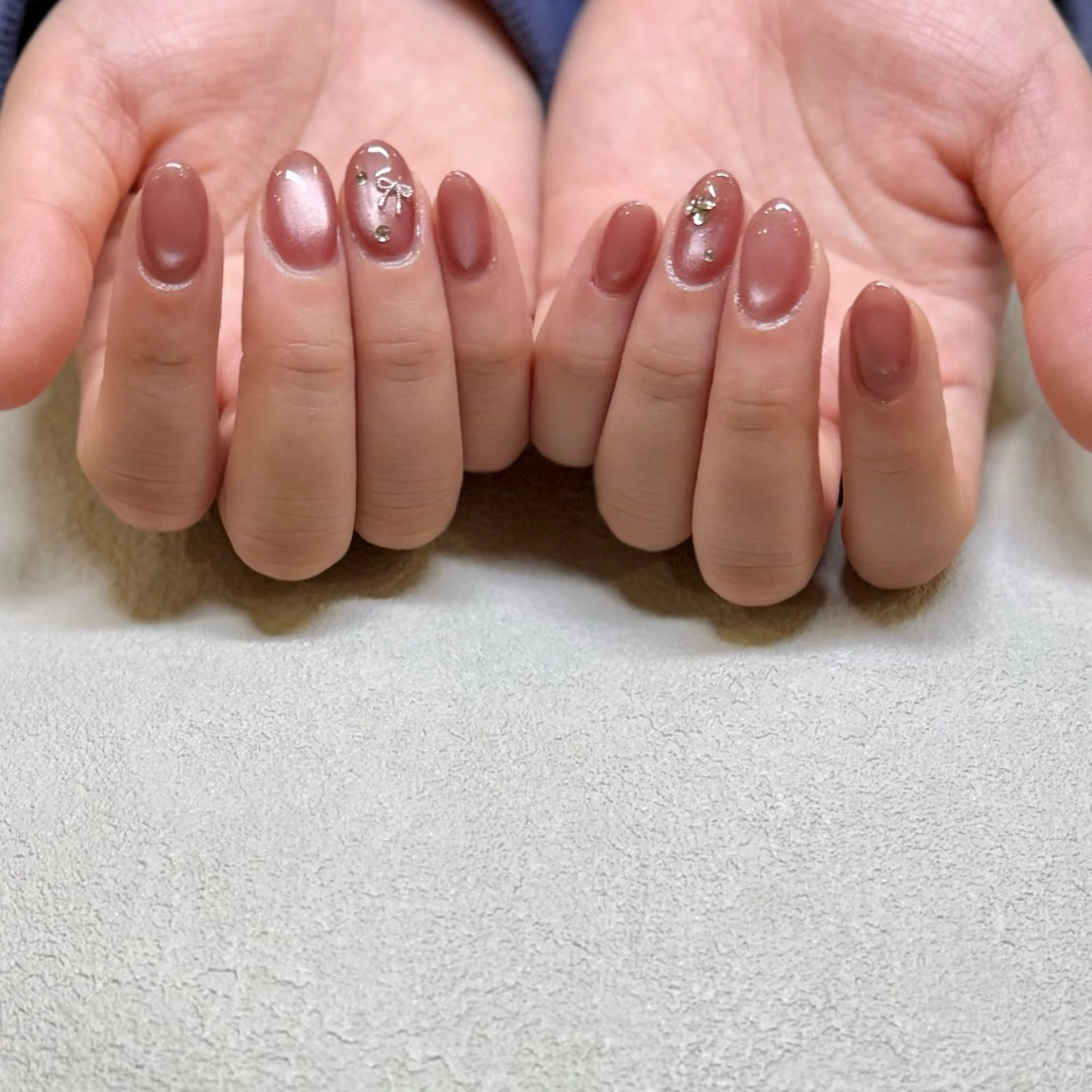 ネイル ストーンネイル ハンドネイル 冨田🧁maison de NALIのネイルデザイン