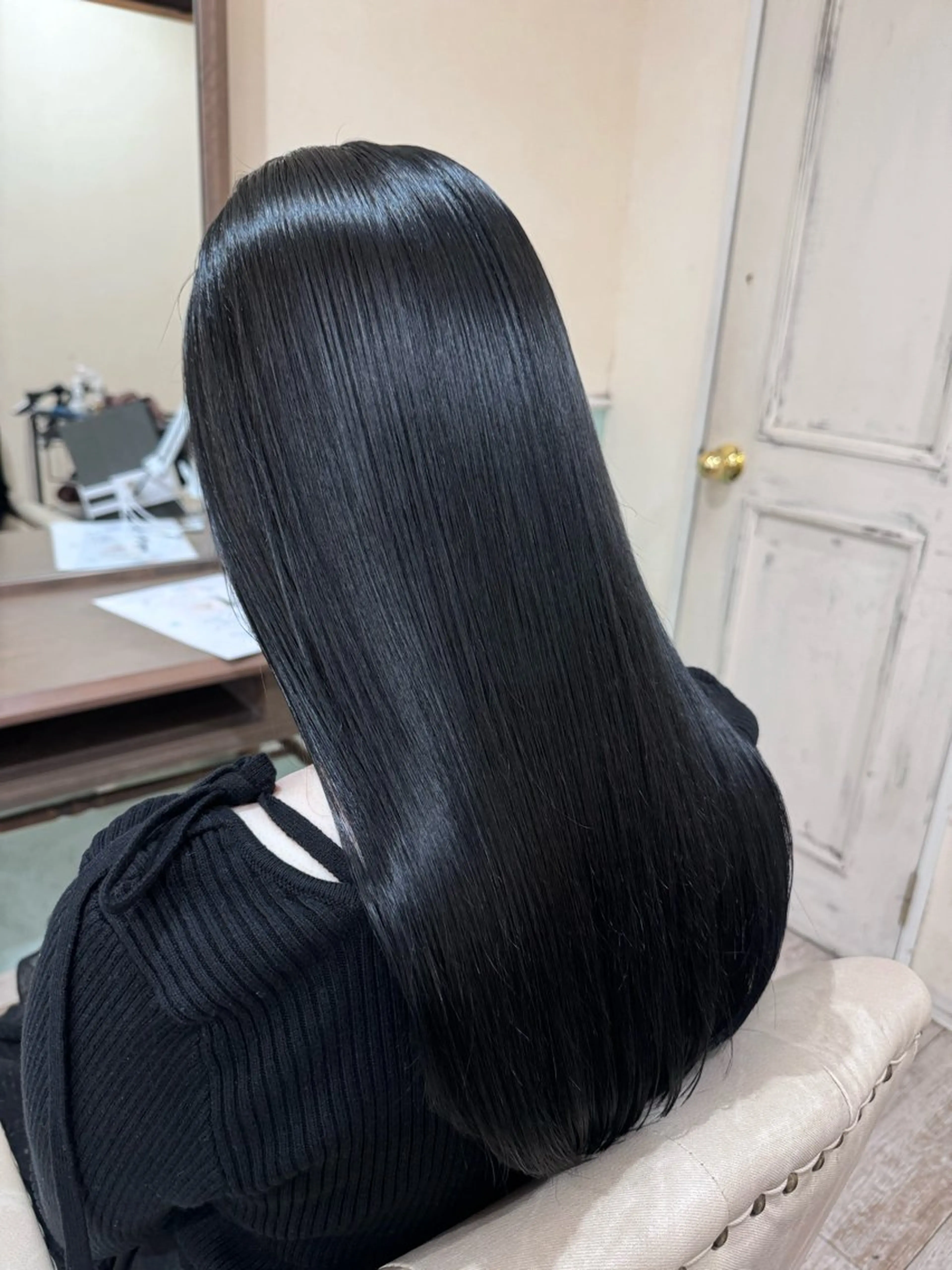 ロング カラー 黒髪 ブルーカラー ブルーブラック 髪質改善 レイヤーカット カット ヘアカラー 縮毛矯正 トリートメント noble店長 松本　拓也▶◀*.のヘアスタイル