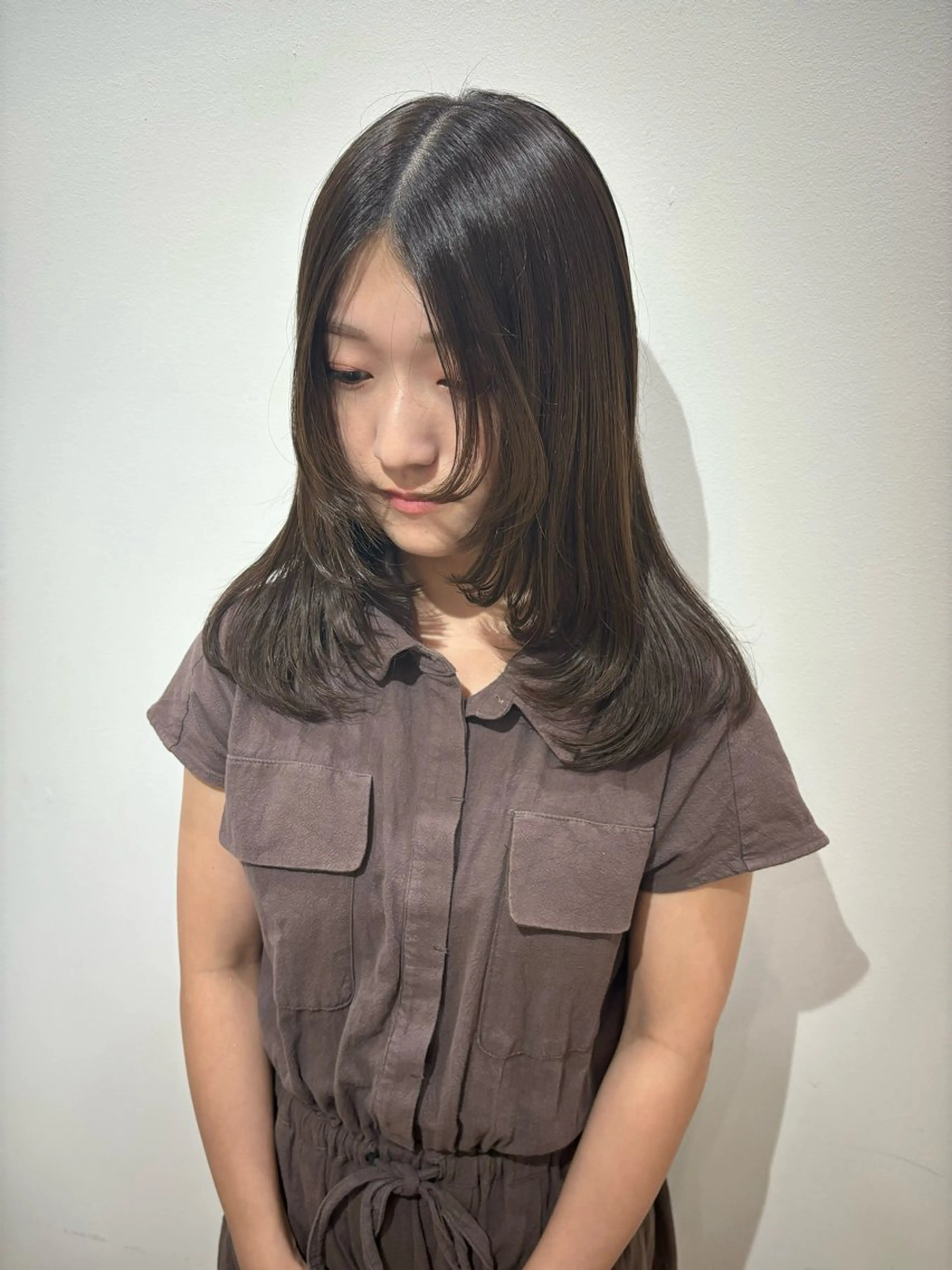 ミディアム Megu/ベージュ/ 透明感カラーのヘアスタイル