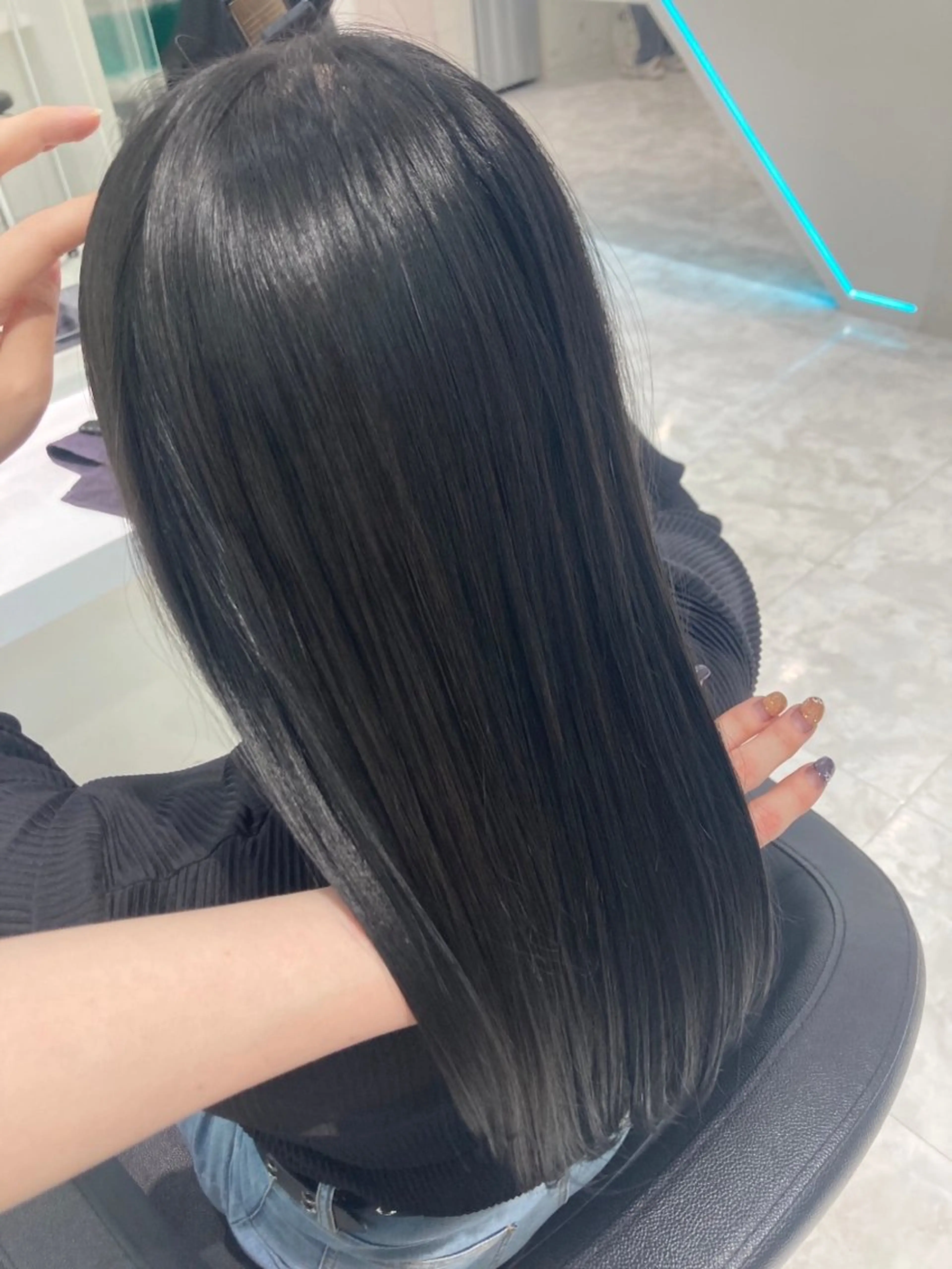 ロング カラー ヘアアレンジ ヘアカラー 🎀RIN🎀 就活🩶暗髪カラーのヘアスタイル