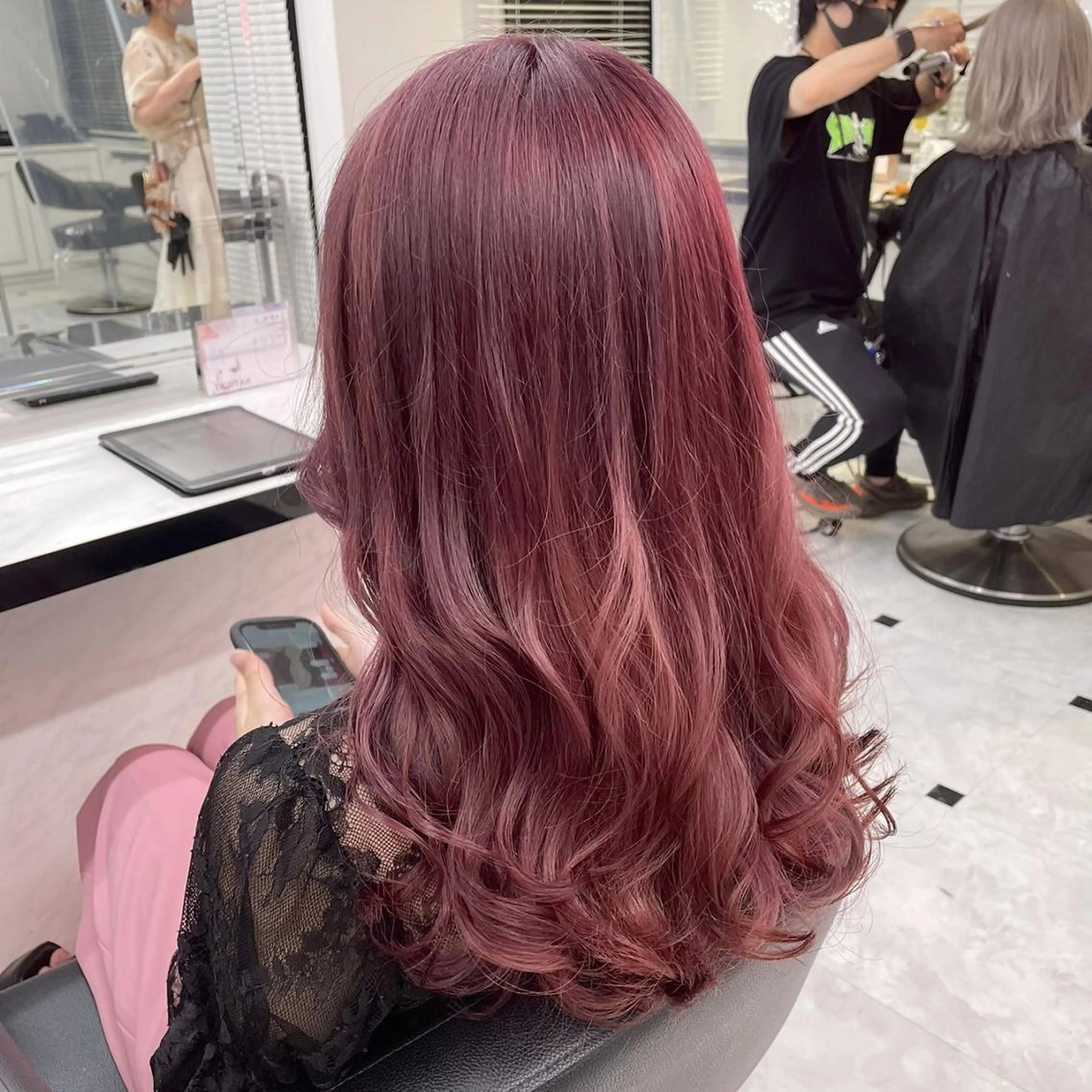 ロング カラー ハイトーン🤍ブロン ド🤍MISAKIのヘアスタイル