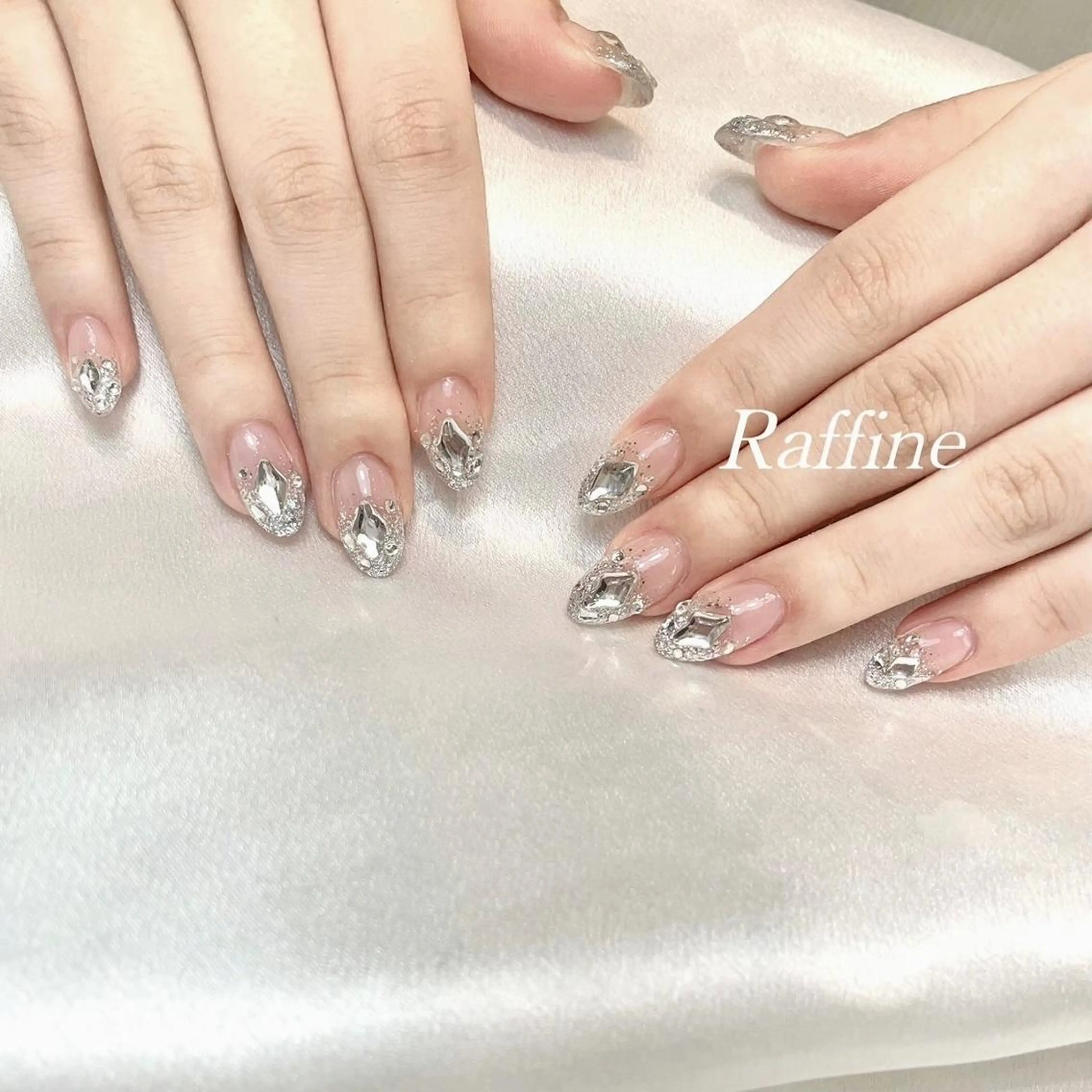 ネイル Raffine erika🕊️のネイルデザイン