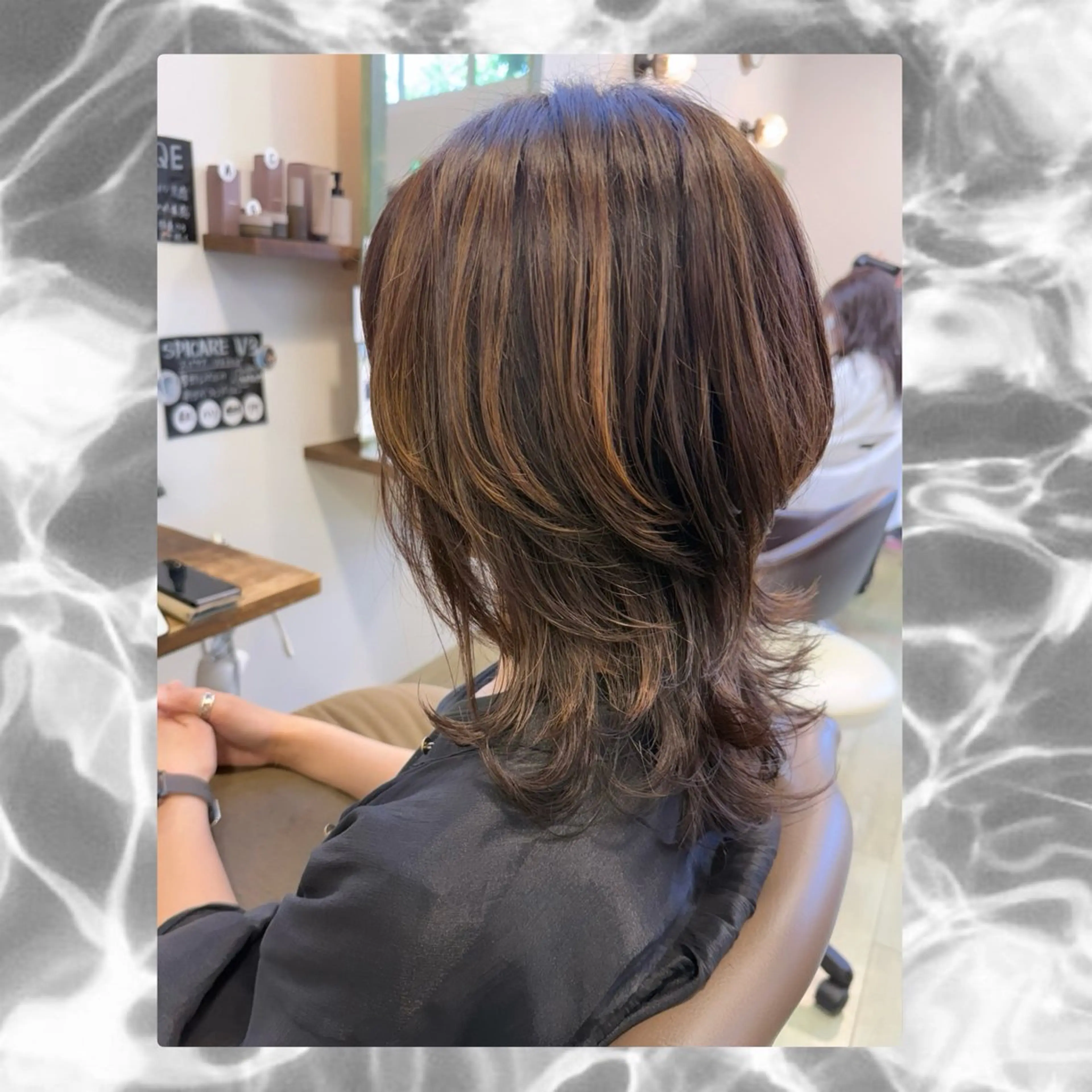 ミディアム ハイライト ウルフカット カット ヘアカラー 杉山 彩華のヘアスタイル