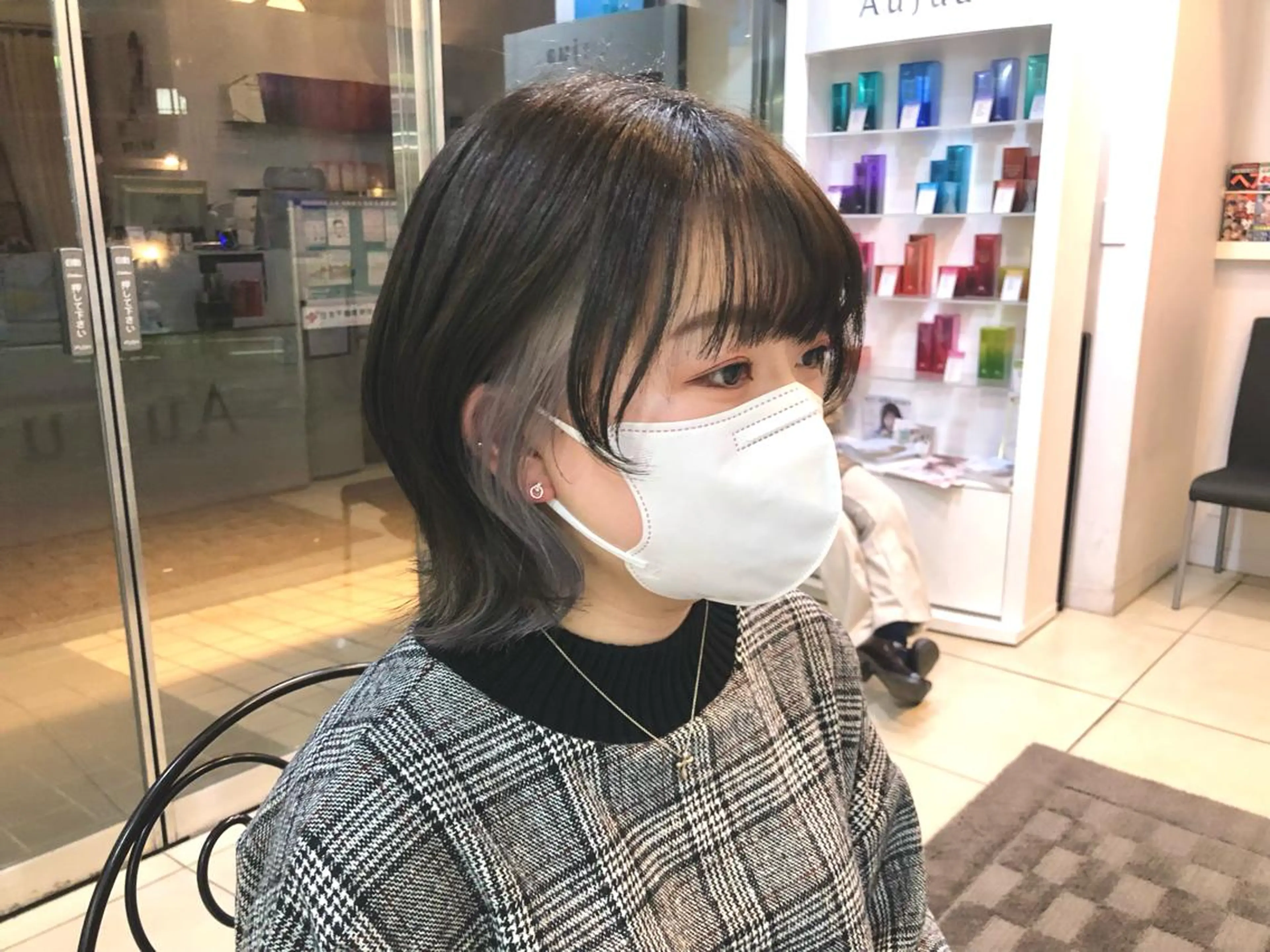 ミディアム カラー ブリーチ シルバー ヘアカラー 🤎ベージュカラー/ 髪質改善/山岸🤎のヘアスタイル