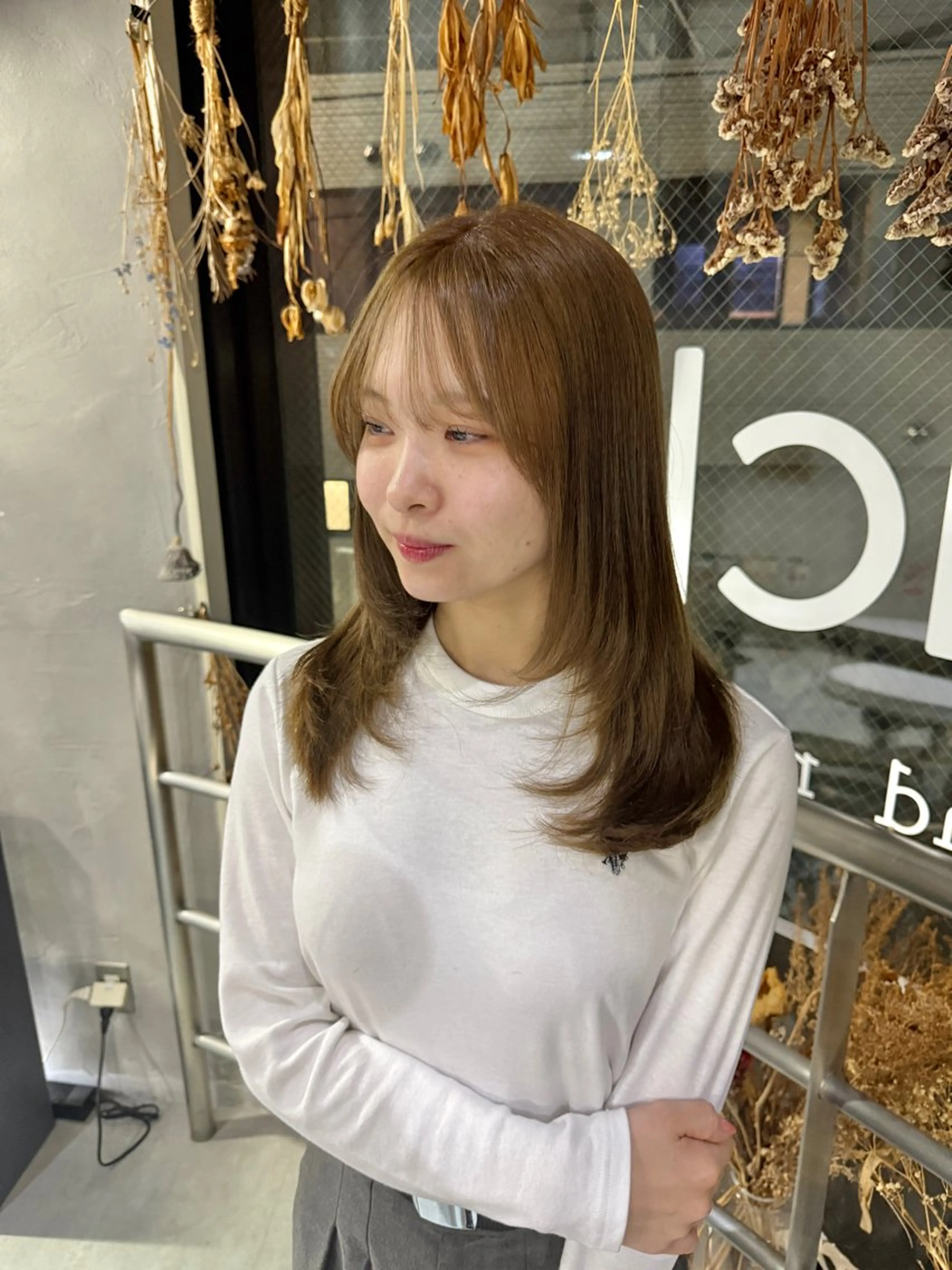 セミロング カラー カット トリートメント ウルフ/レイヤー🪐 MANAのヘアスタイル