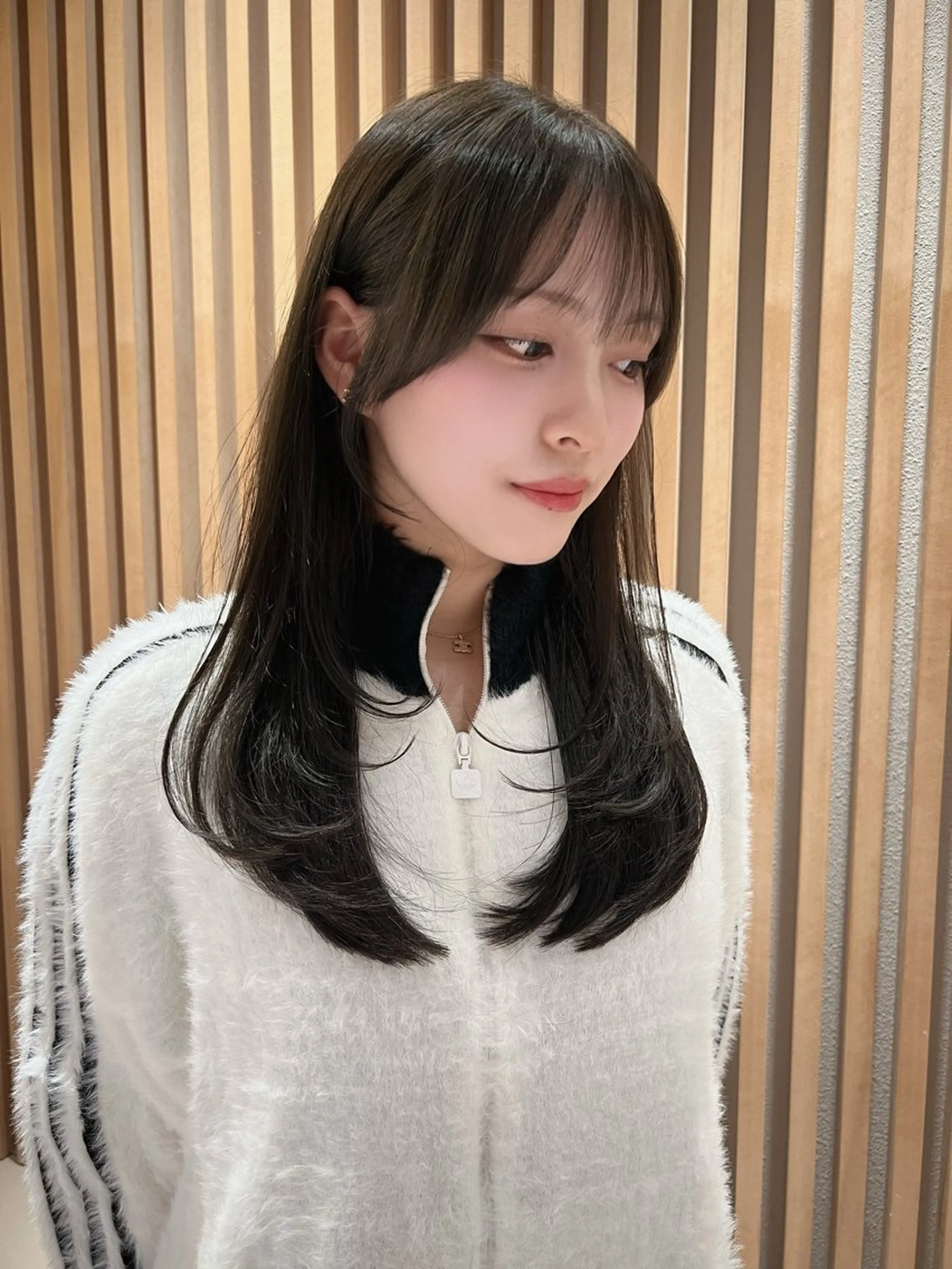 ミディアム カラー カット ヘアカラー トリートメント レイヤー/韓国 ハイトーン興津史弥のヘアスタイル