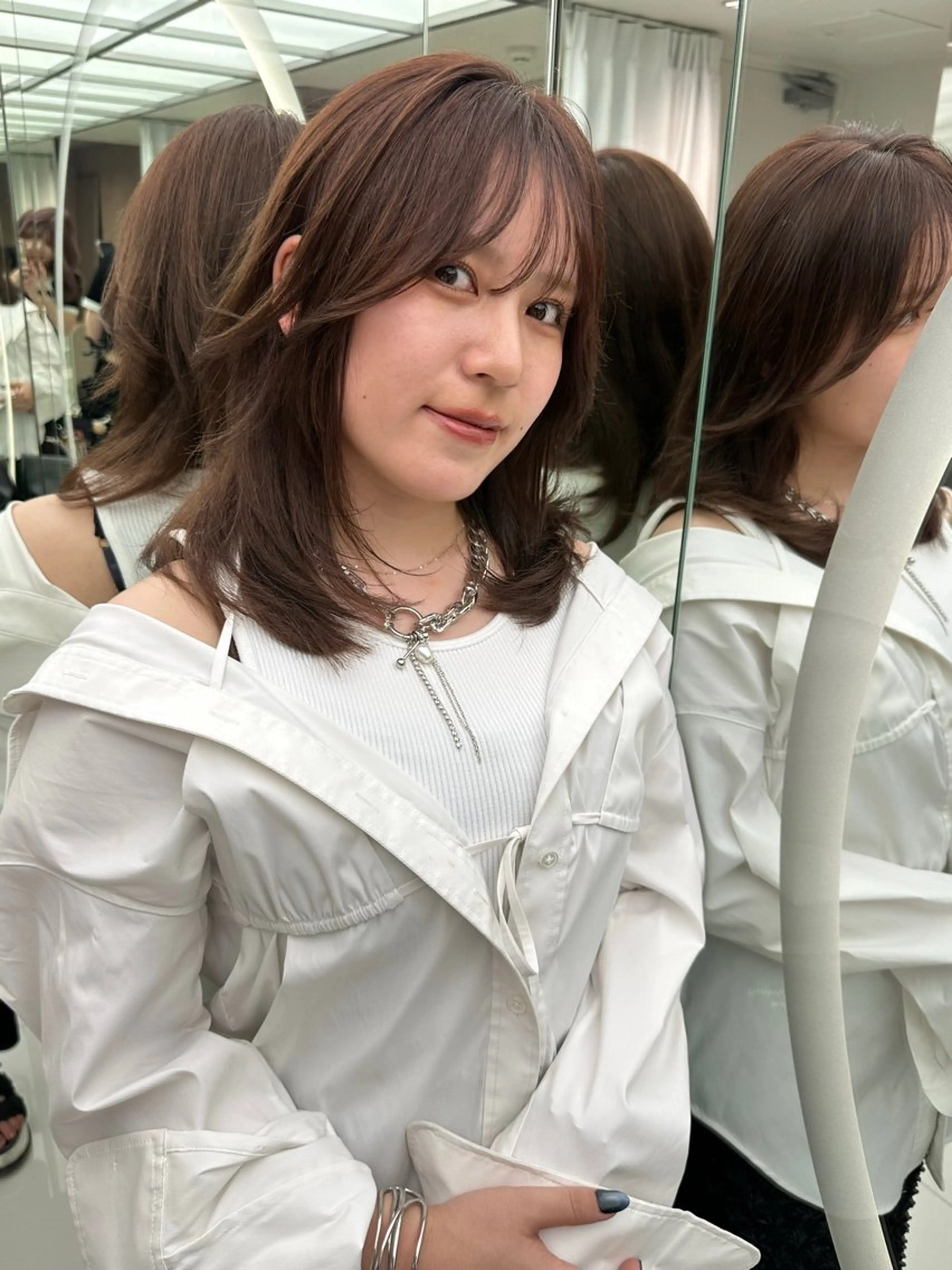 セミロング 顔まわりレイヤー 顔周りカット レイヤーカット REDEAL SHIBUYA所属・maya/レイヤー カット/ミインパーマのヘアスタイル