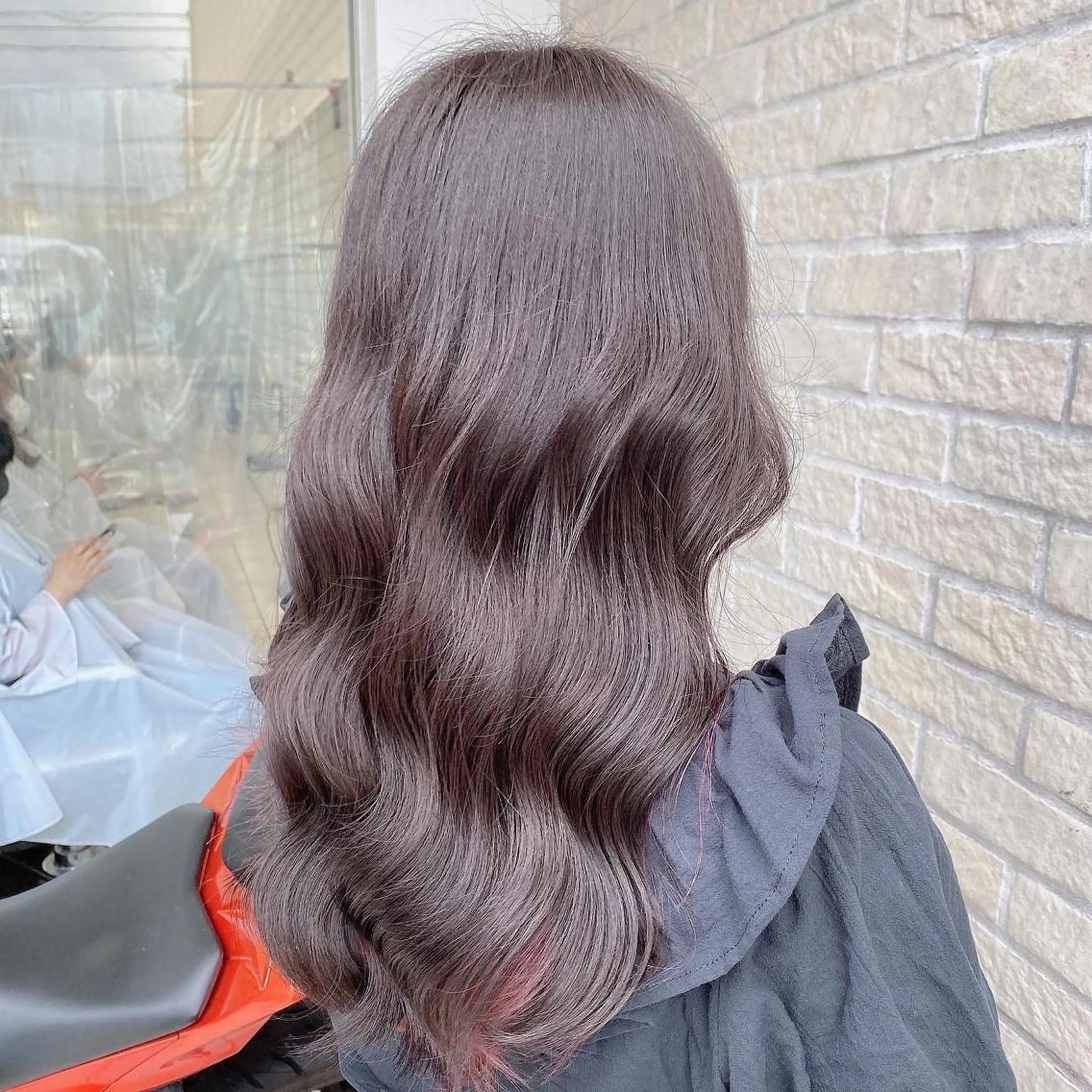 セミロング カラー ヘアカラー 艶髪レイヤー屋さん 大澤竜馬のヘアスタイル