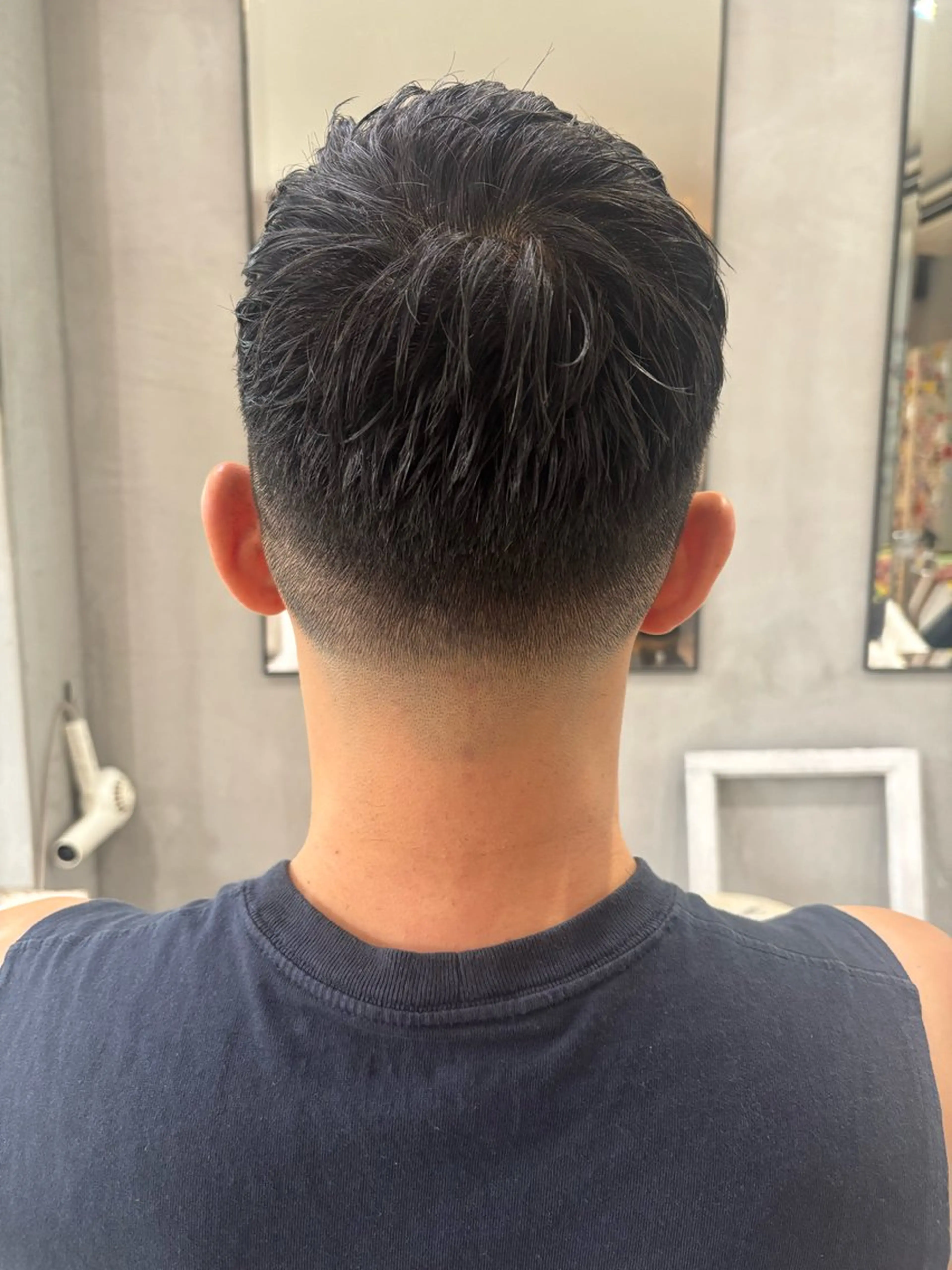 ショート メンズ センターパート フェードカット 刈り上げ ショートヘア ツーブロック刈り上げ Harunaのヘアスタイル