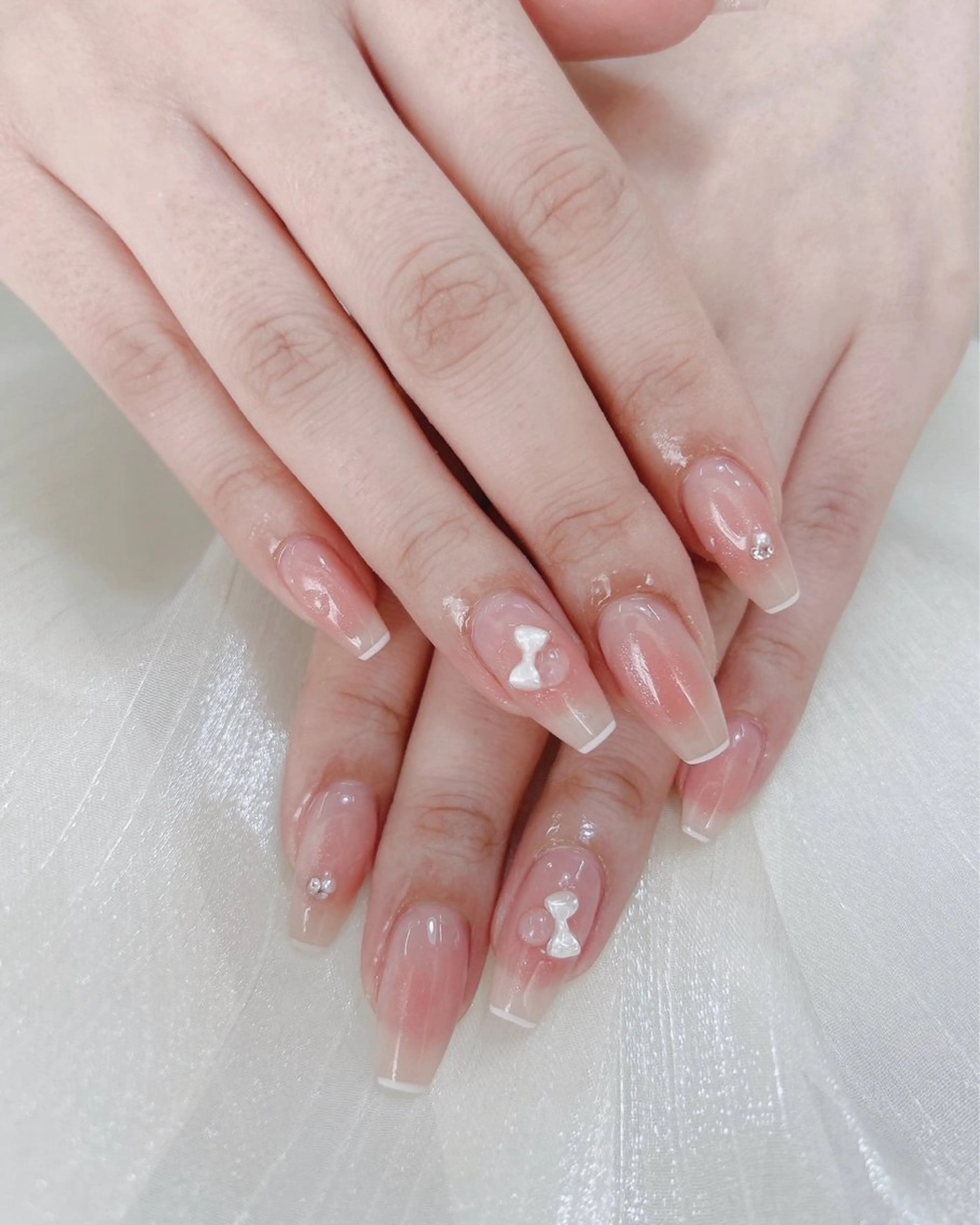 ネイル チークネイル フレンチネイル ハート キラキラネイル 韓国ネイル ハンドネイル Speraネイル 大宮店🎀のネイルデザイン