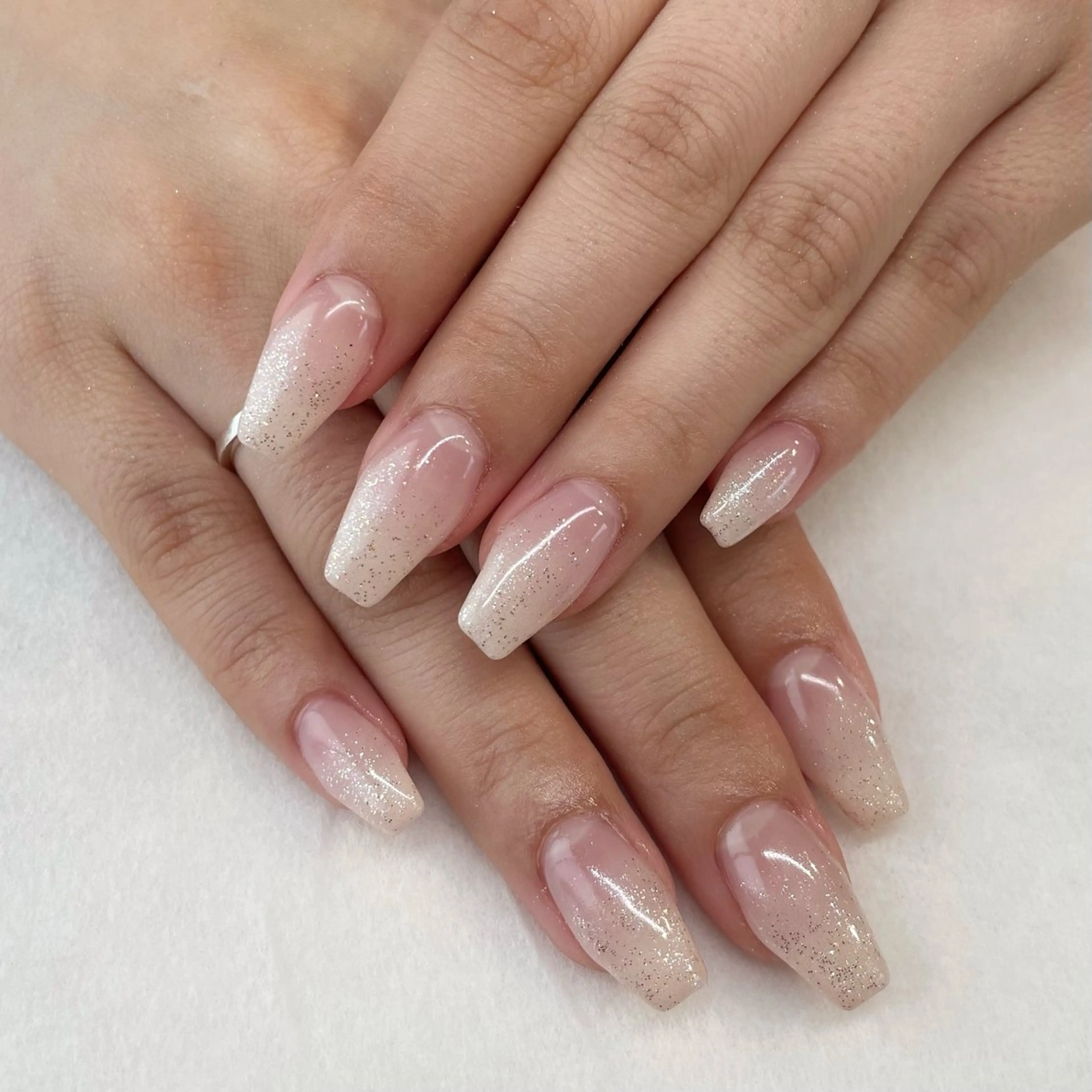 ネイル ハンドネイル 🌈🐰 saki. m 🐰🌈のネイルデザイン