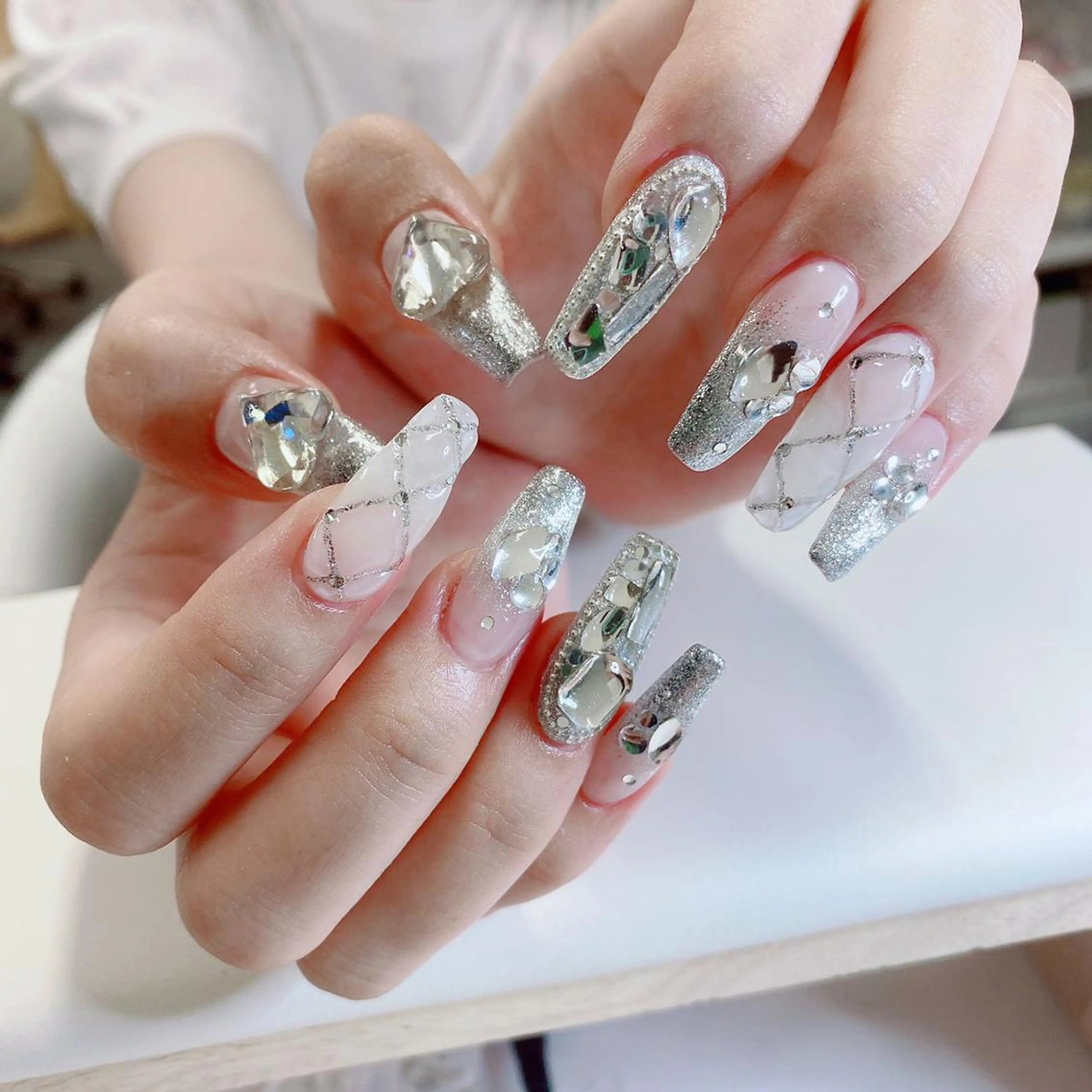ネイル ハンドネイル Queens みなみのネイルデザイン