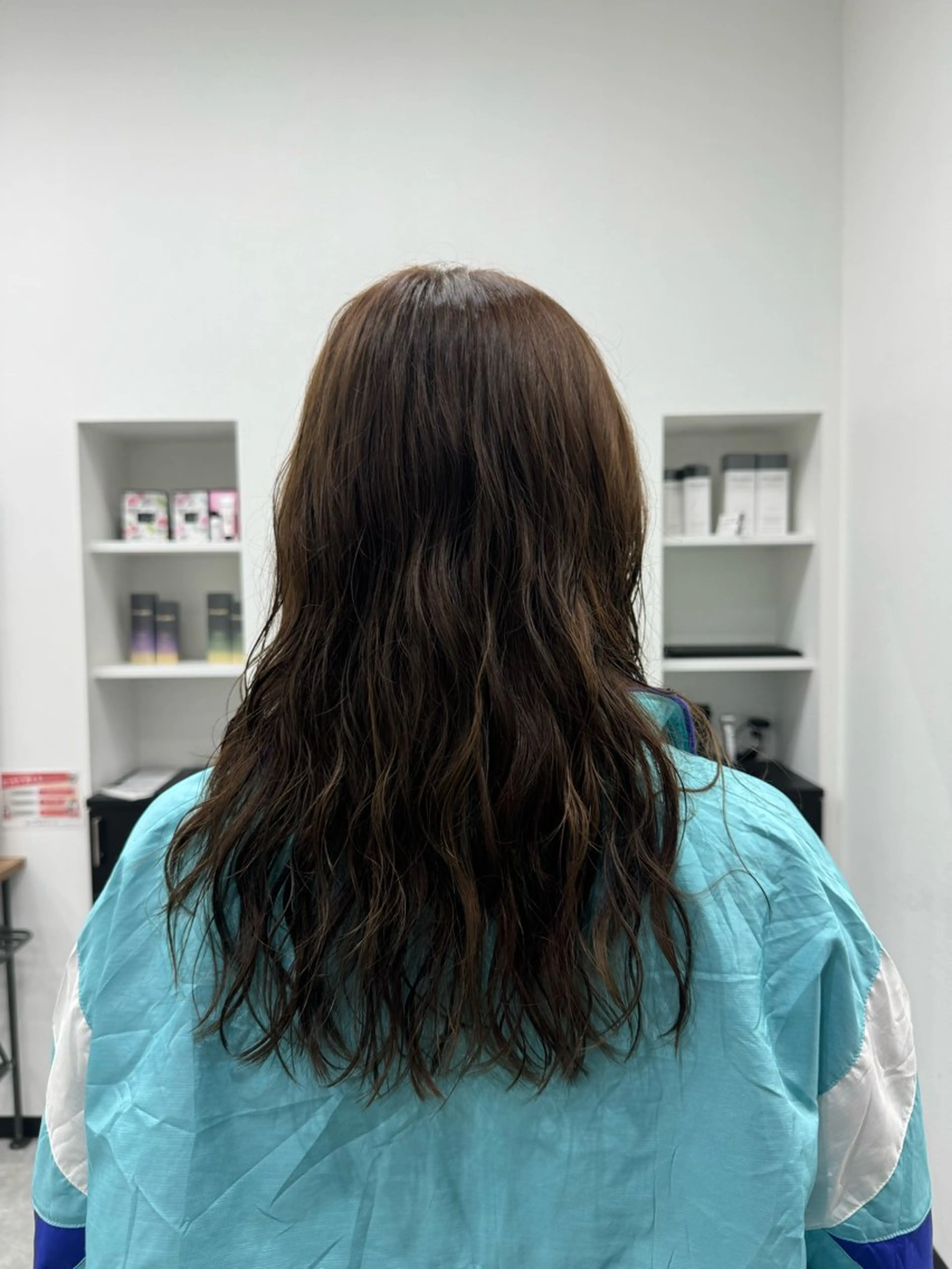 セミロング カラー パーマ nil所属・𝘀𝗮𝗲/柏の葉 / パーマモデルのヘアスタイル