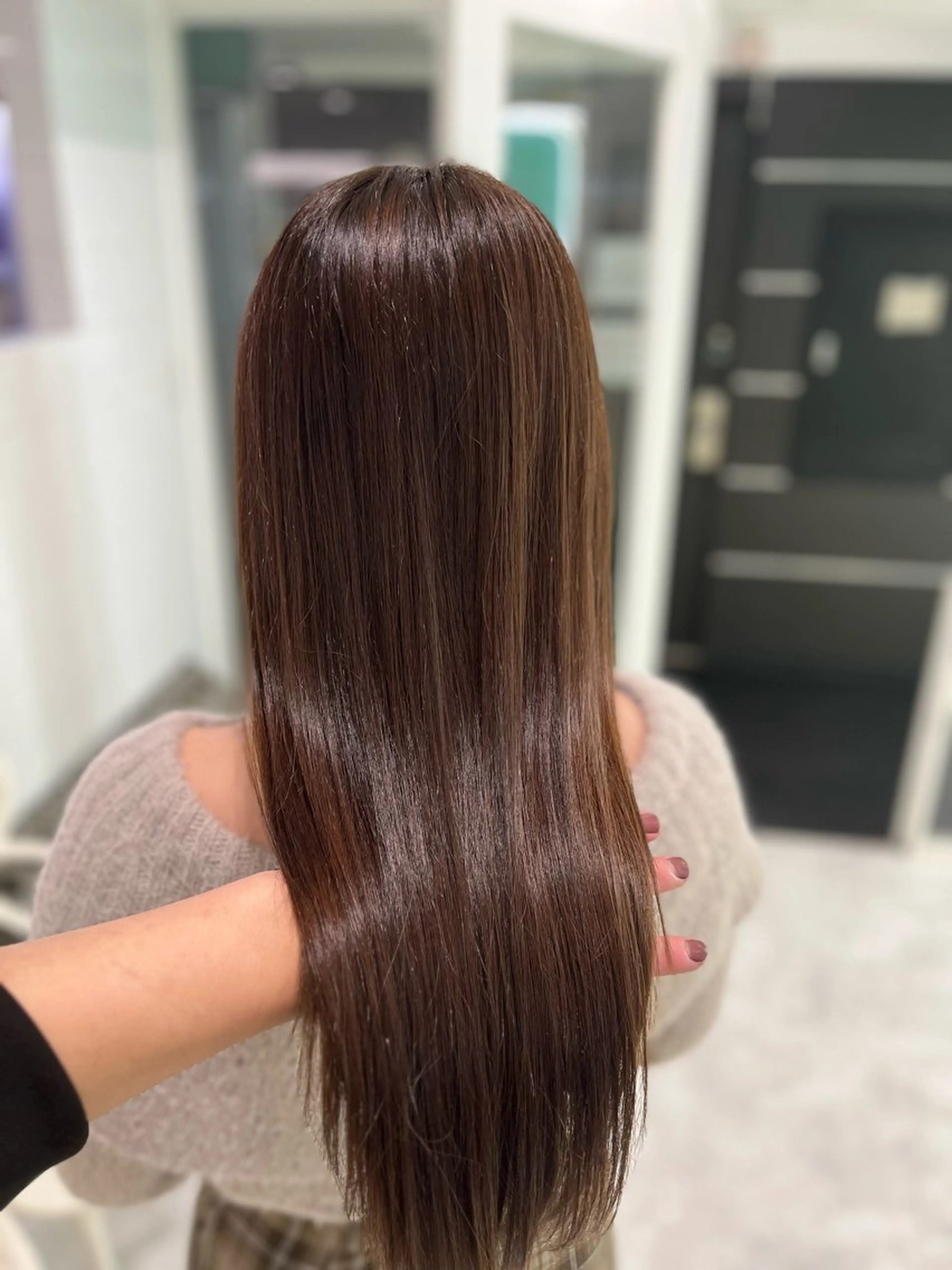 ロング カラー カット ヘアカラー トリートメント ヘッドスパ ヘアセット ハイトーンカラー 🦄レイヤーカットのヘアスタイル