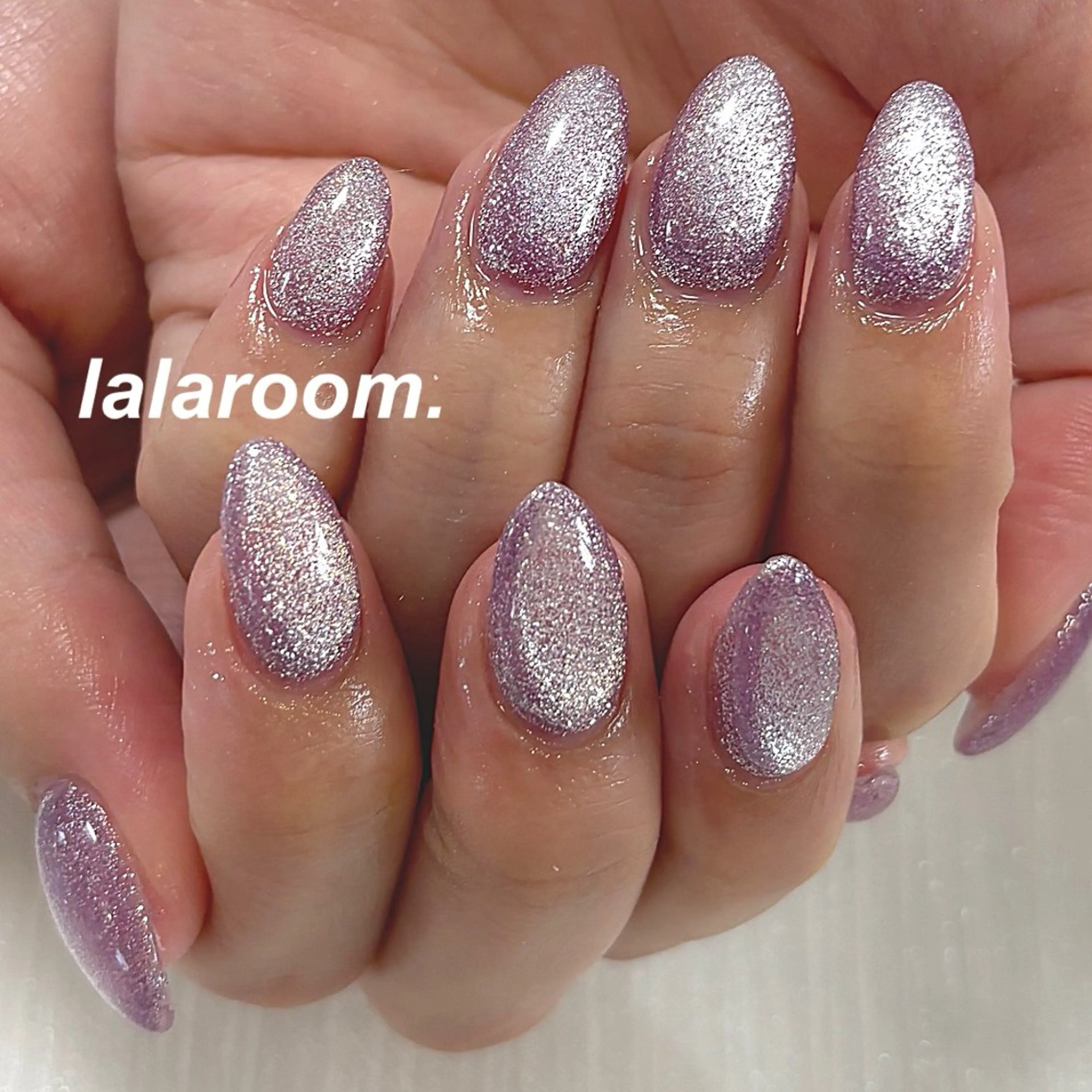 ネイル キラキラネイル マグネットネイル オフィスネイル ワンカラーネイル シンプルネイル ハンドネイル lala room.のネイルデザイン