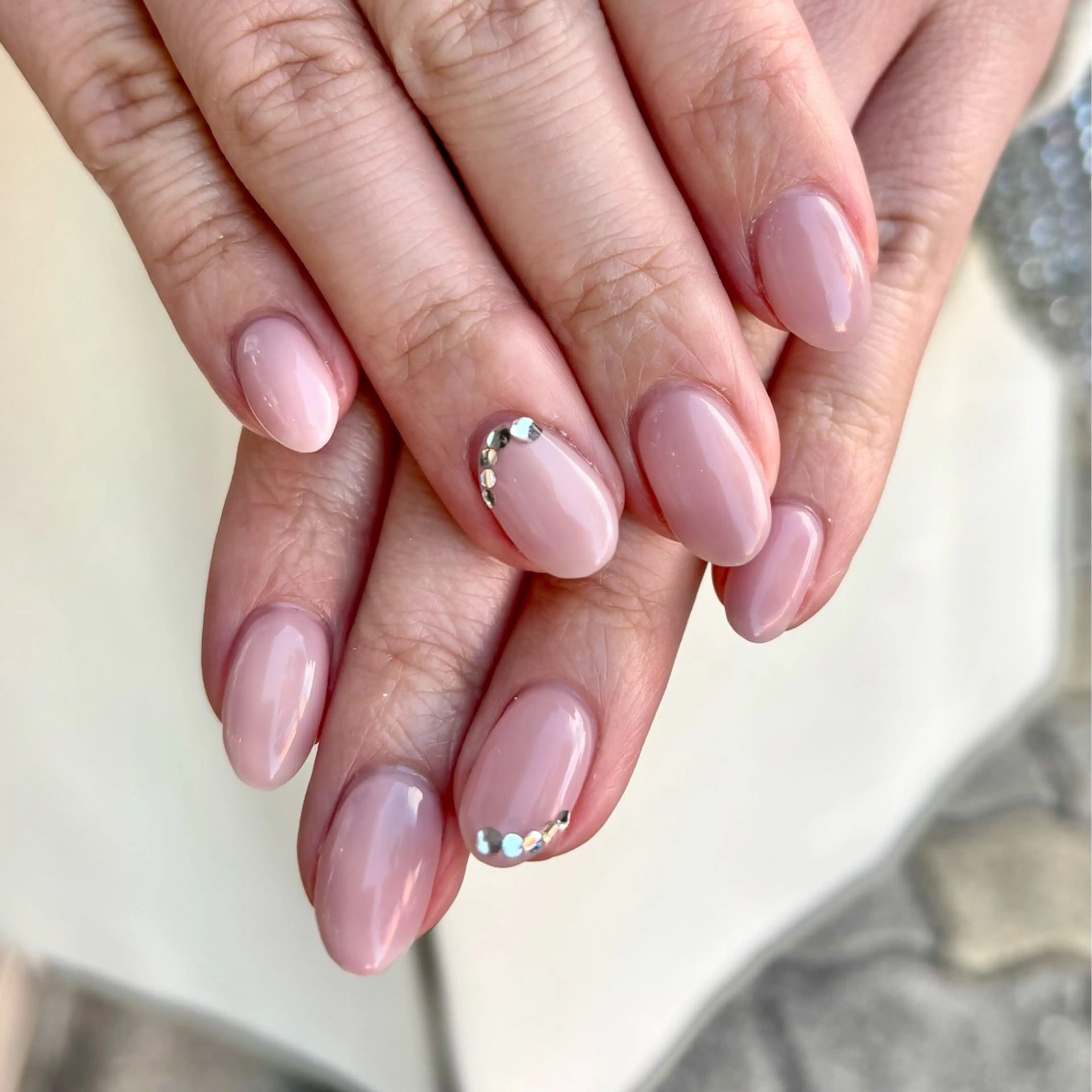 ネイル シンプルネイル lealea Ayakaのネイルデザイン