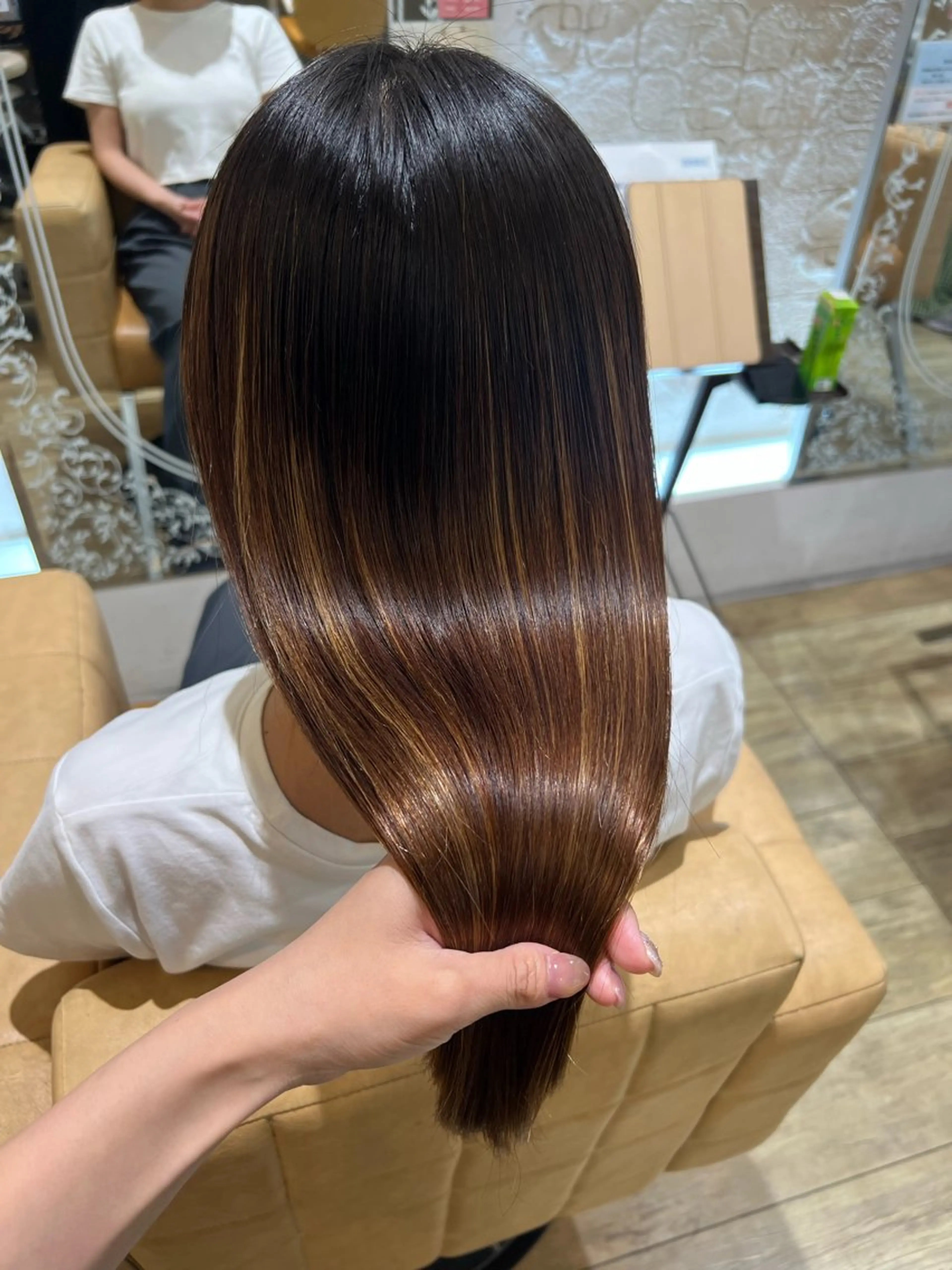 セミロング カット 縮毛矯正 トリートメント 得本 ゆきのヘアスタイル