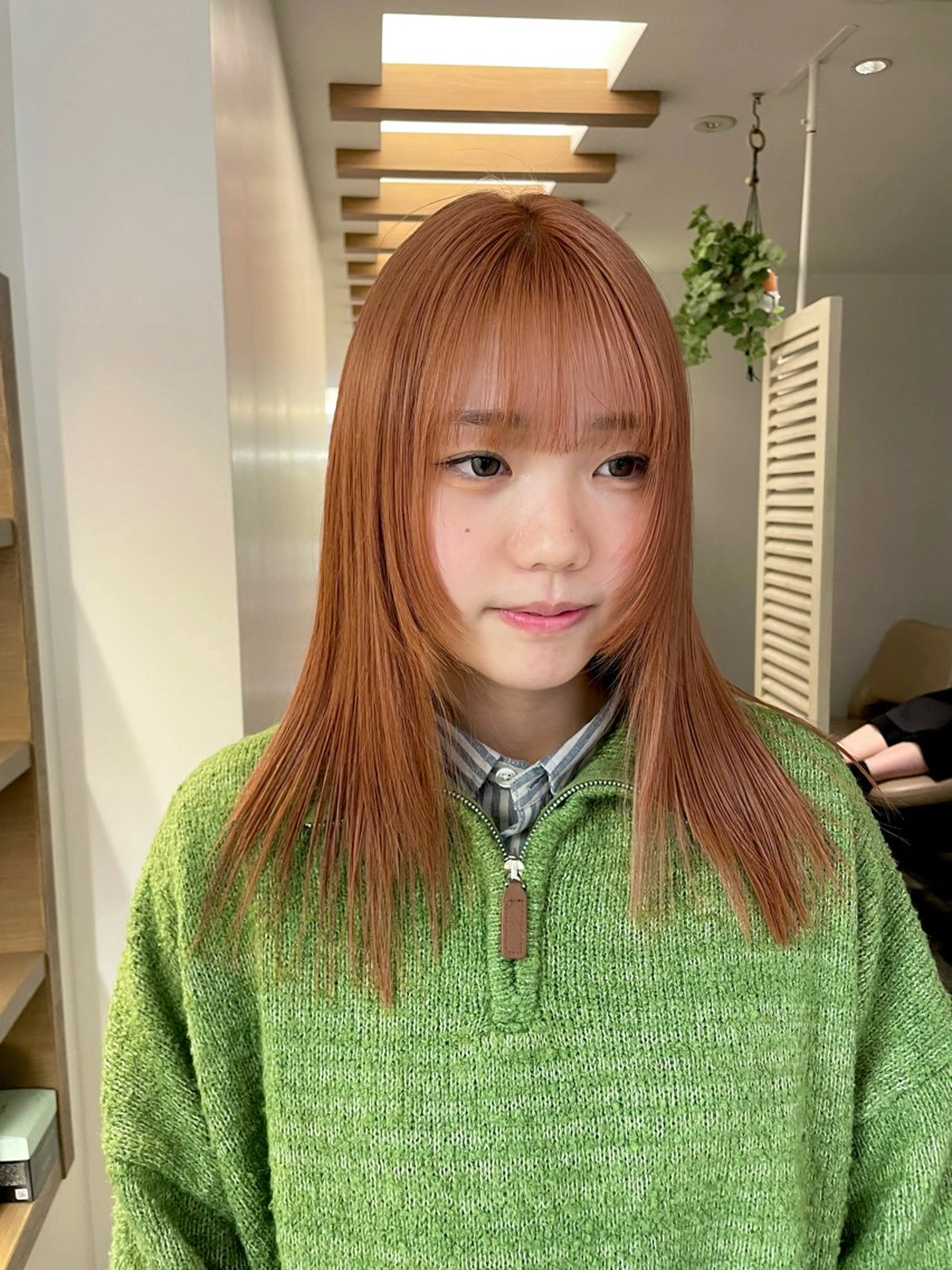 ミディアム カラー ベージュカラー ブリーチ オレンジ オレンジベージュ ヘアカラー リカ/ハイトーン ・オリーブ🍀のヘアスタイル