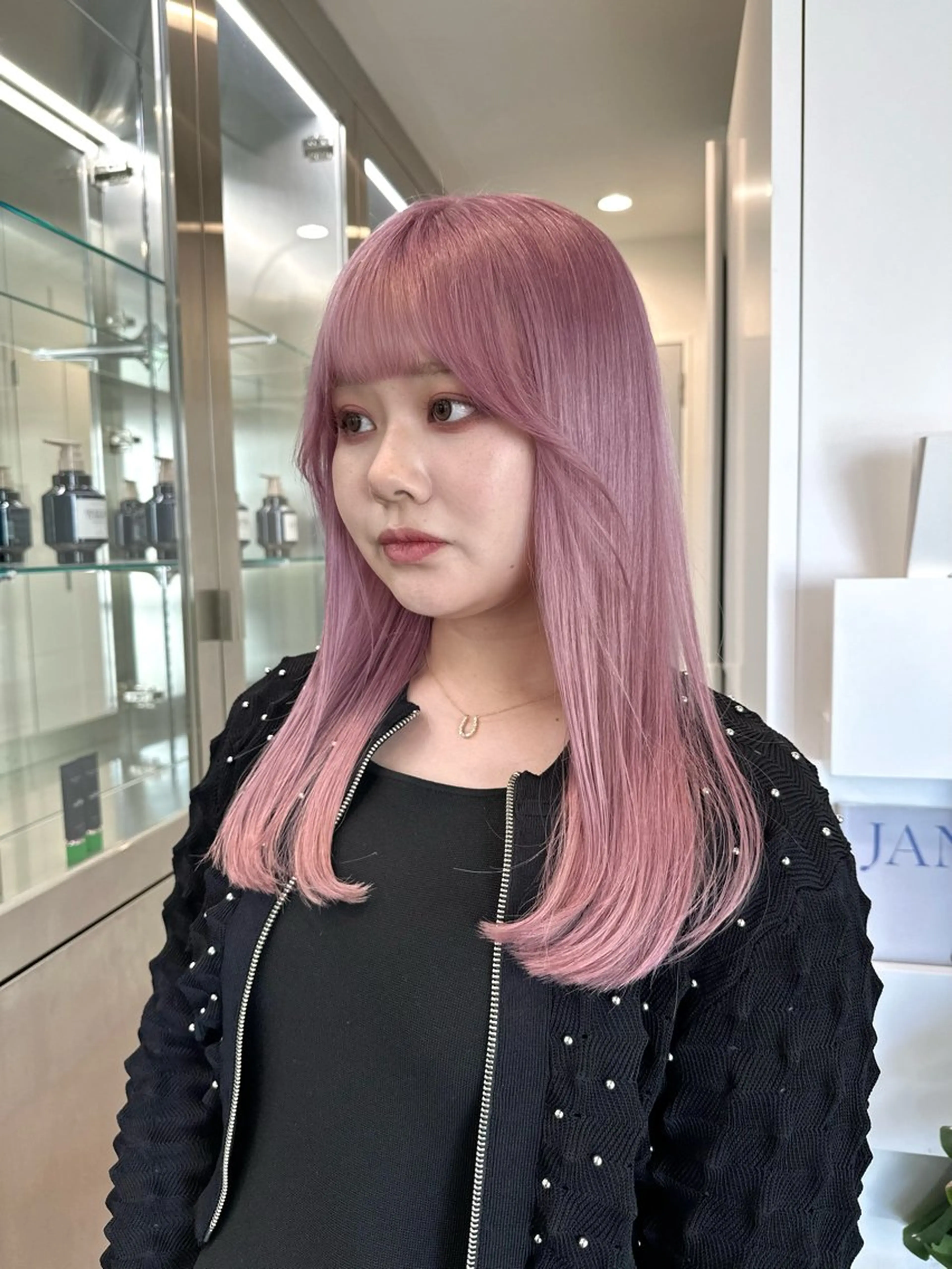 ロング カラー ベージュカラー ブリーチ ダブルカラー ハイトーンカラー ミルクティーベージュ ヘアカラー トリートメント ❣️本日ショート カット大募集❣️のヘアスタイル