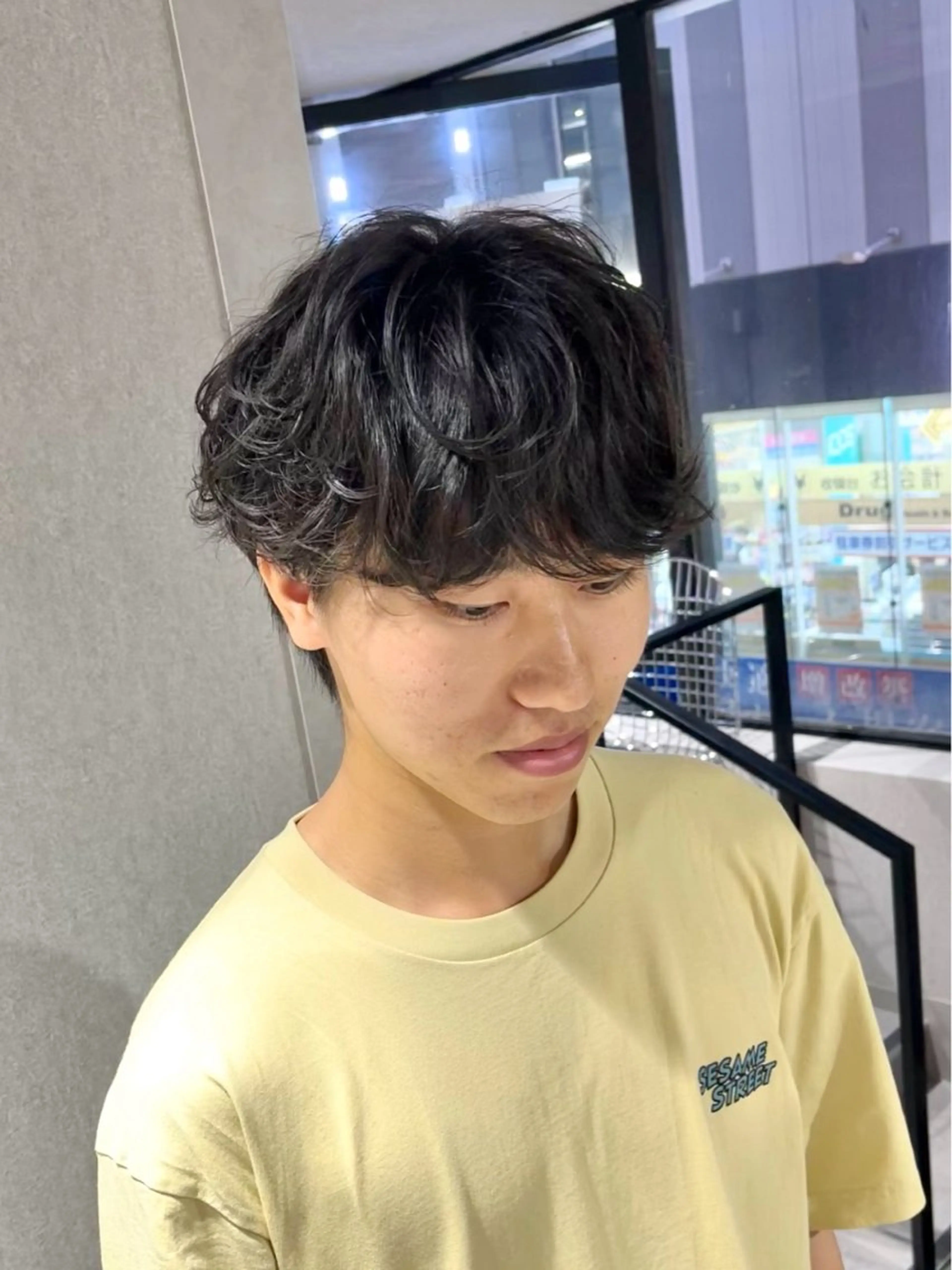 ショート カラー パーマ メンズ カット パーマ 【シャドウパーマ センターパート】義心のヘアスタイル