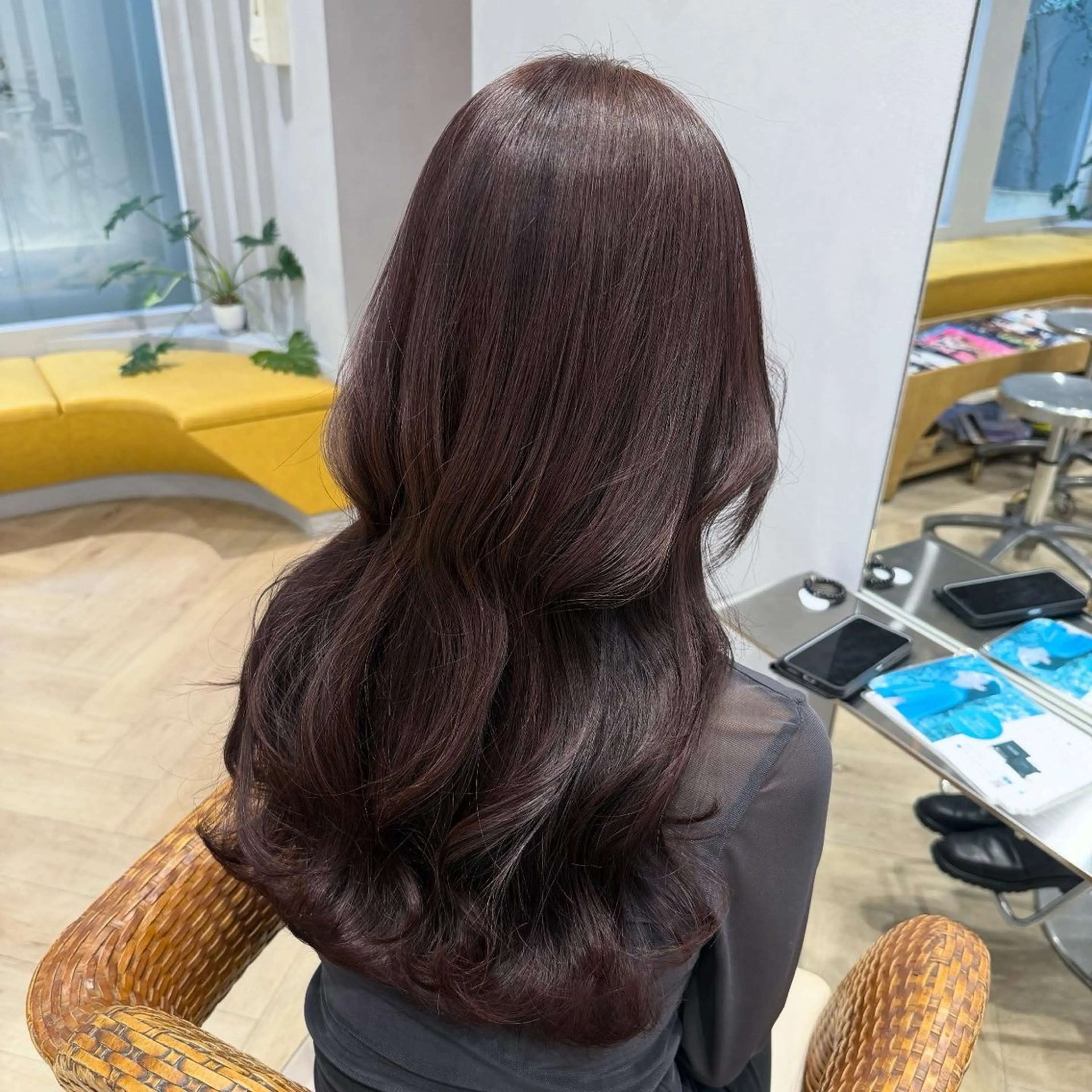 ロング カラー ヘアカラー ヒジオカ リナのヘアスタイル