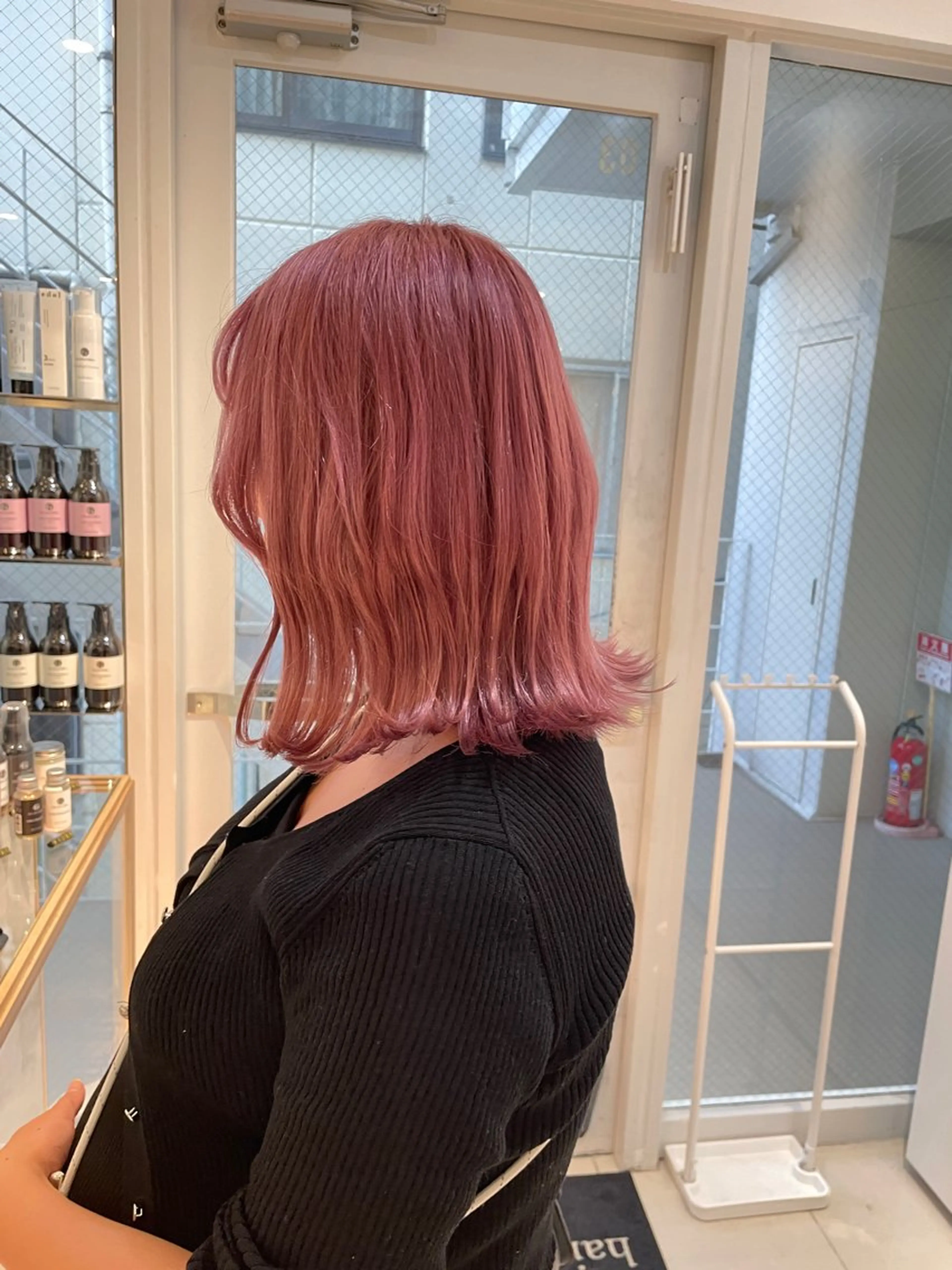 ミディアム カラー ヘアアレンジ アッシュ ピンクカラー ピンクアッシュ ヘアカラー トリートメント ヘッドスパ ヘアセット 艶髪✨寒色カラー✨ 翁長孝輔のヘアスタイル