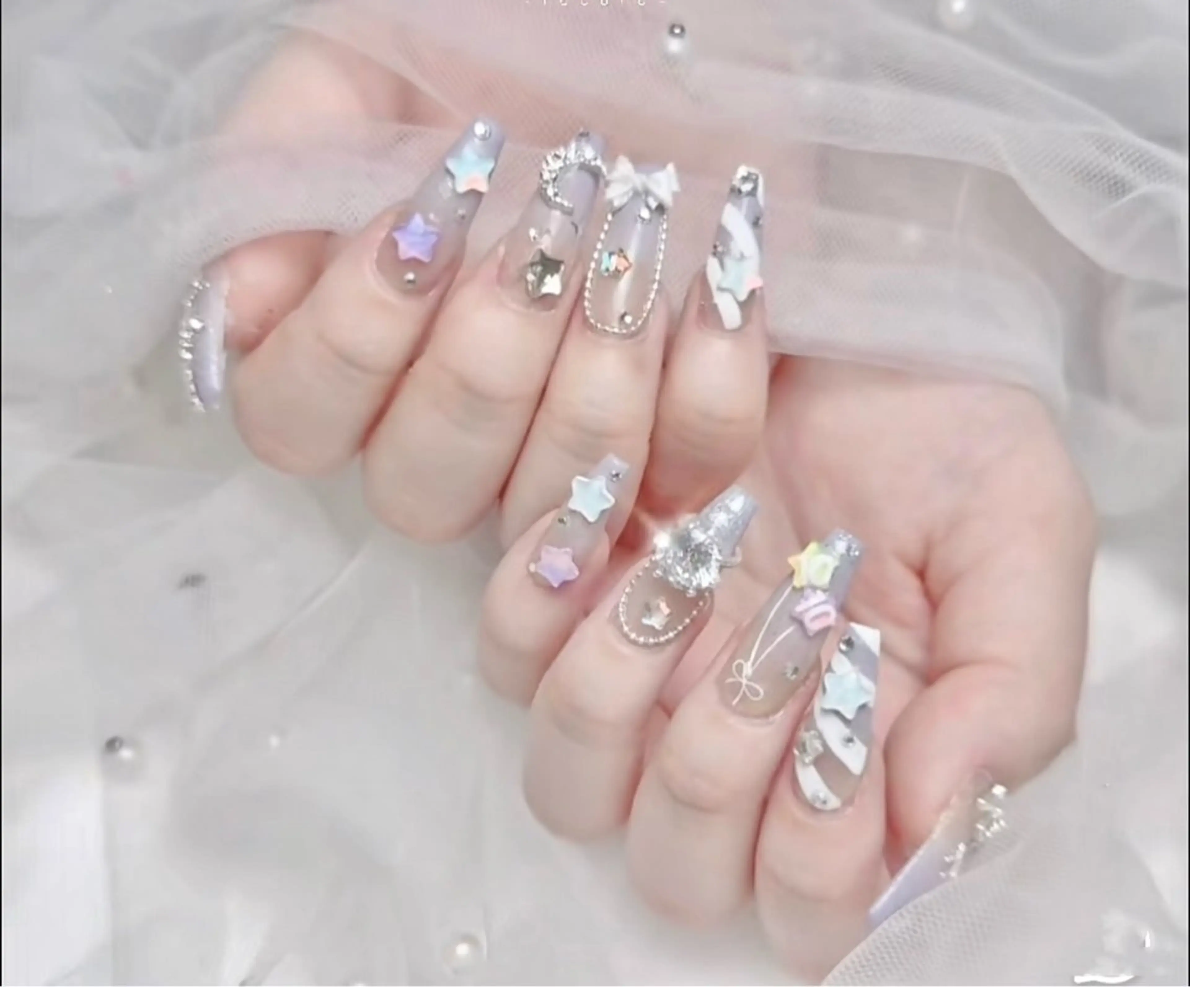 ネイル オーロラネイル フットネイル フレンチネイル ジェルネイル ガーリー ハンドネイル Mimo beau ty   salonのネイルデザイン