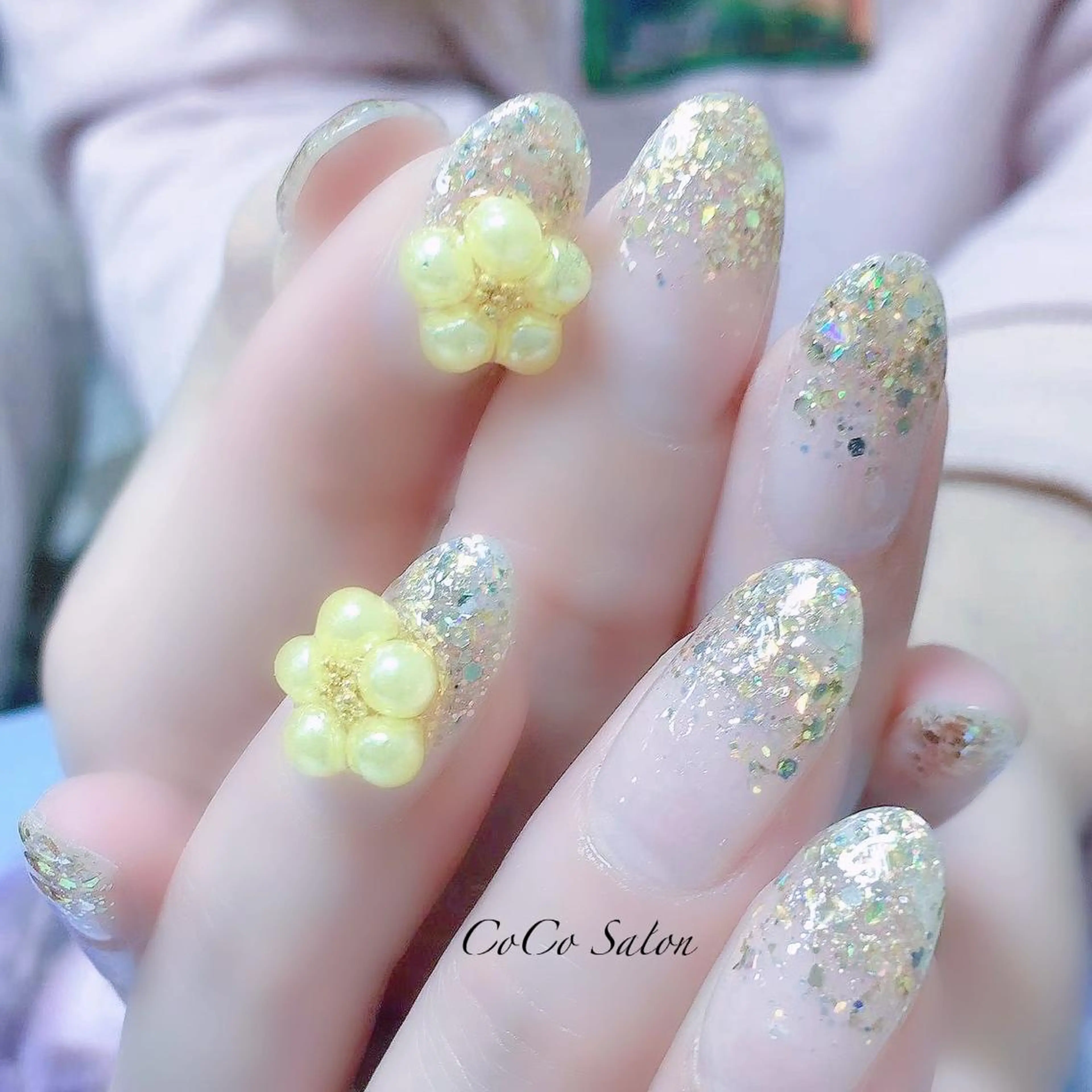 ネイル 成人式 長さ出し ジェルネイル ゴールド グラデーション ハンドネイル CoCoSalon ネイル/まつ毛予約のネイルデザイン
