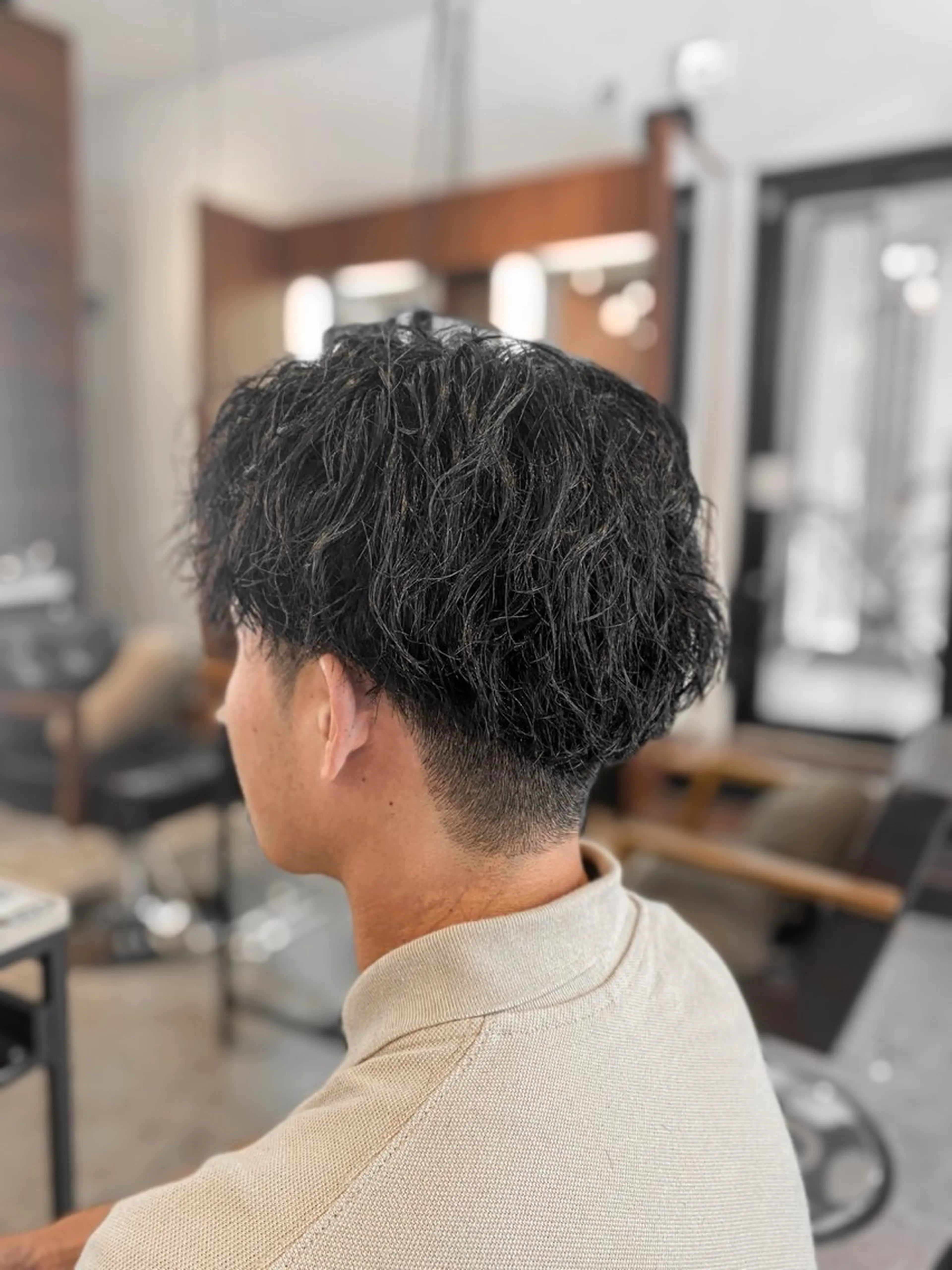 ミディアム メンズ キッズ ミディアムパーマ メンズブリーチ ビジネス センターパート フェードカット カット パーマ IRIE HAIR DESIGN所属・IRIE⚡️メンズ/ パーマ⚡️北川聖也のヘアスタイル