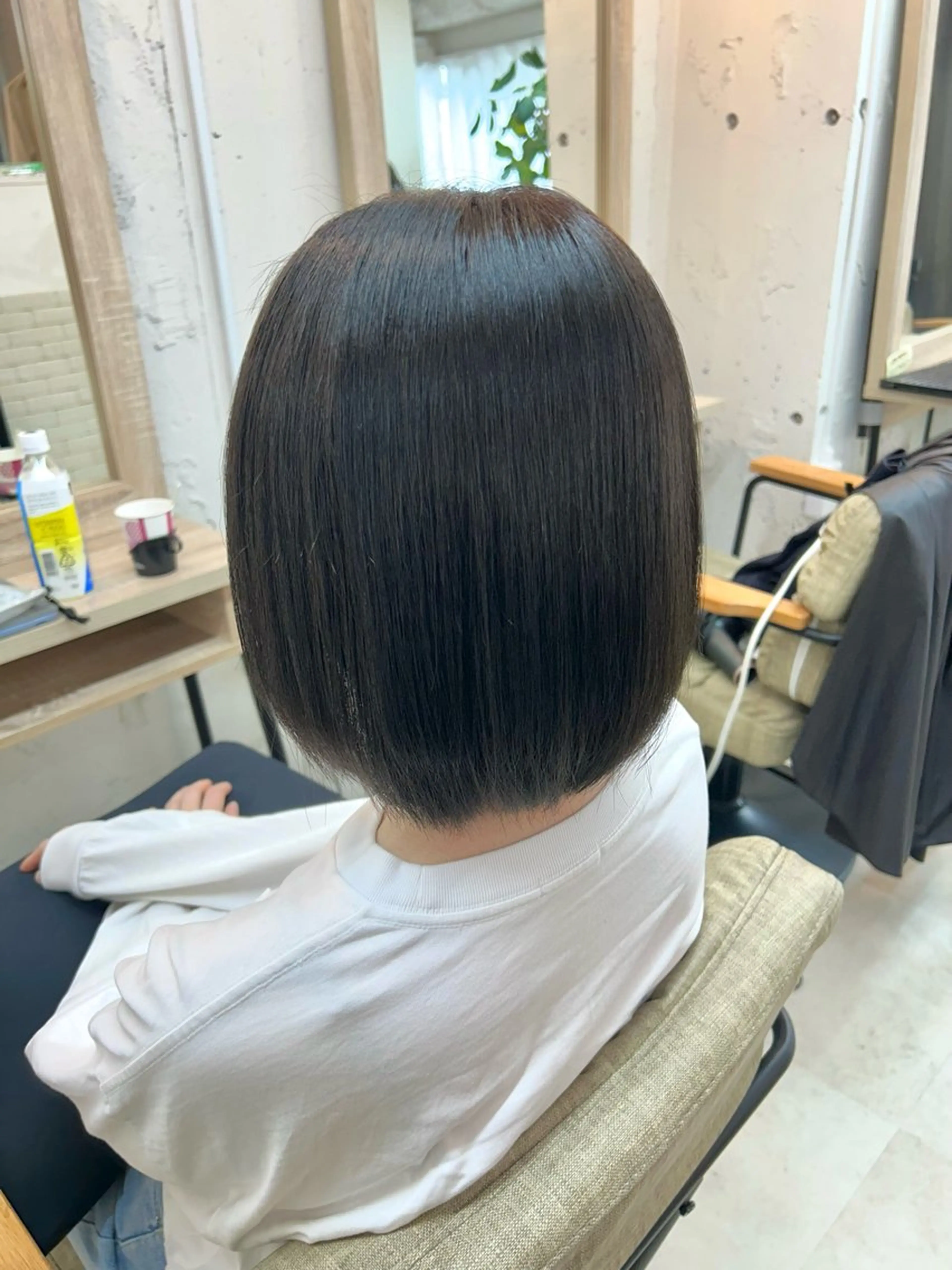 ショート カラー アッシュ オレンジ 縮毛矯正 岩崎 美帆のヘアスタイル