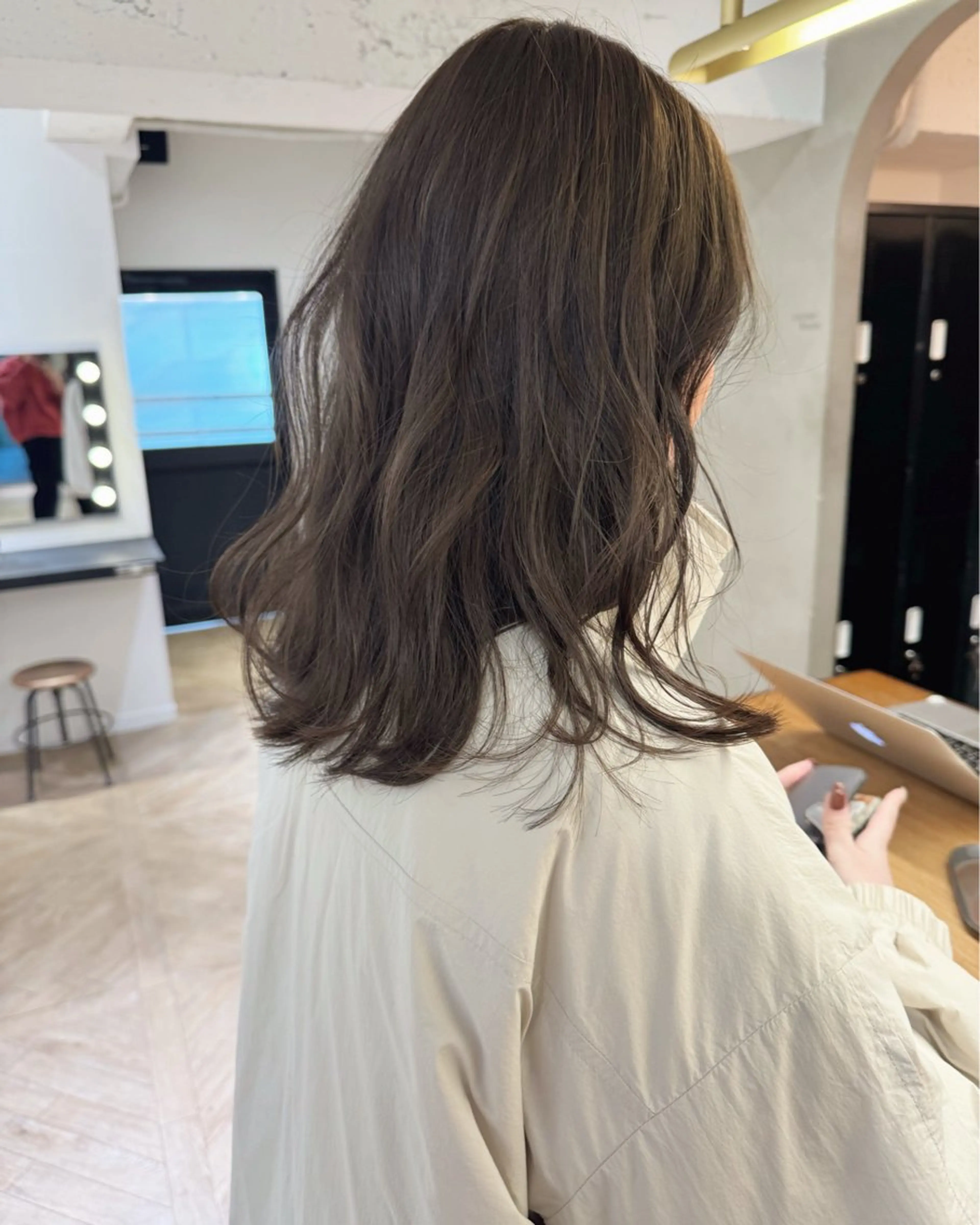 ミディアム カラー オリーブカラー カット ヘアカラー トリートメント 名古屋レイヤーカット LORENハダのヘアスタイル
