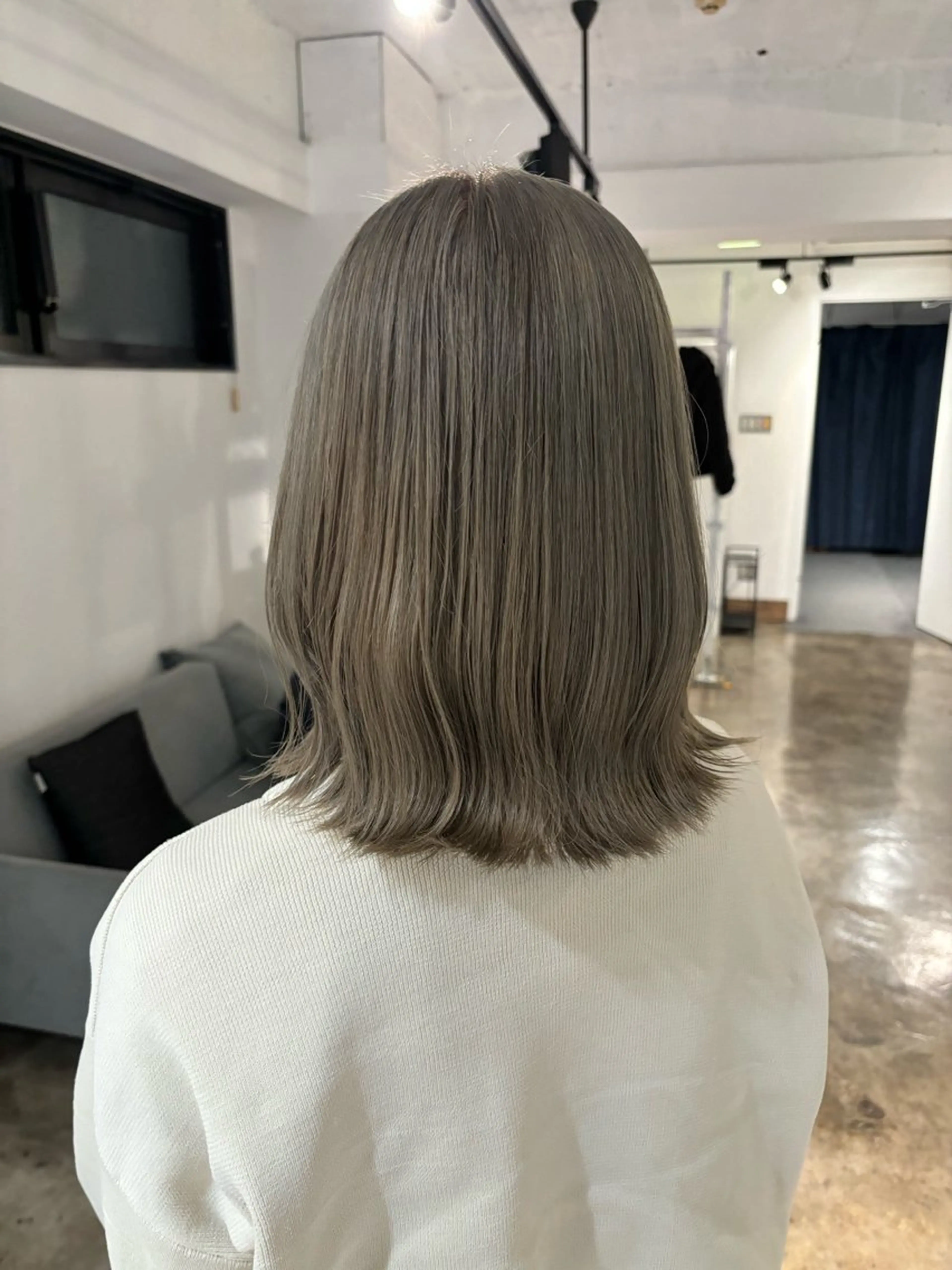ミディアム カラー アッシュ ベージュカラー ブリーチ ケアブリーチ ケアカラー ヘアカラー トリートメント 暖色カラー🍒 ケアブリーチ/akiのヘアスタイル