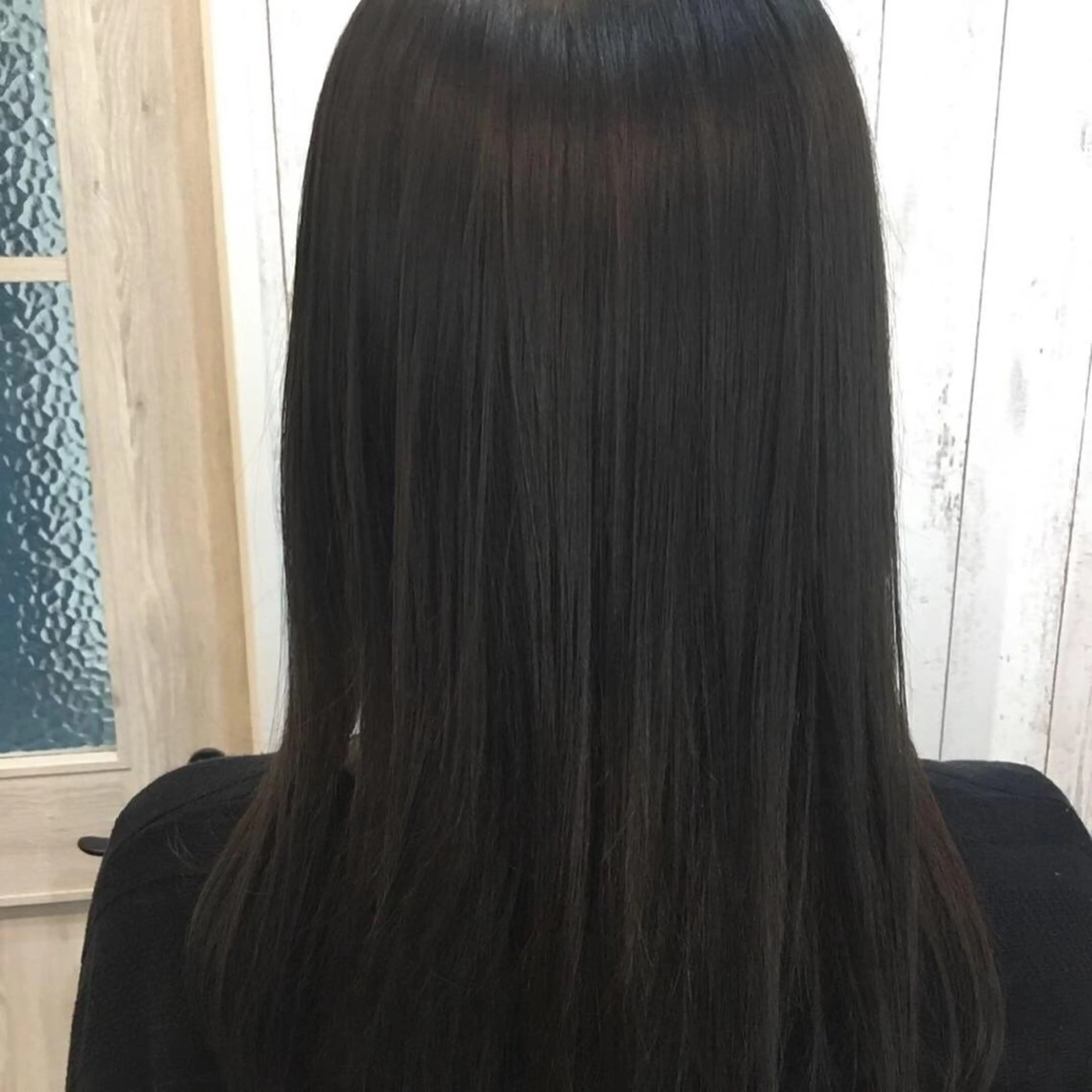 セミロング カラー embrace エンブレイスのヘアスタイル