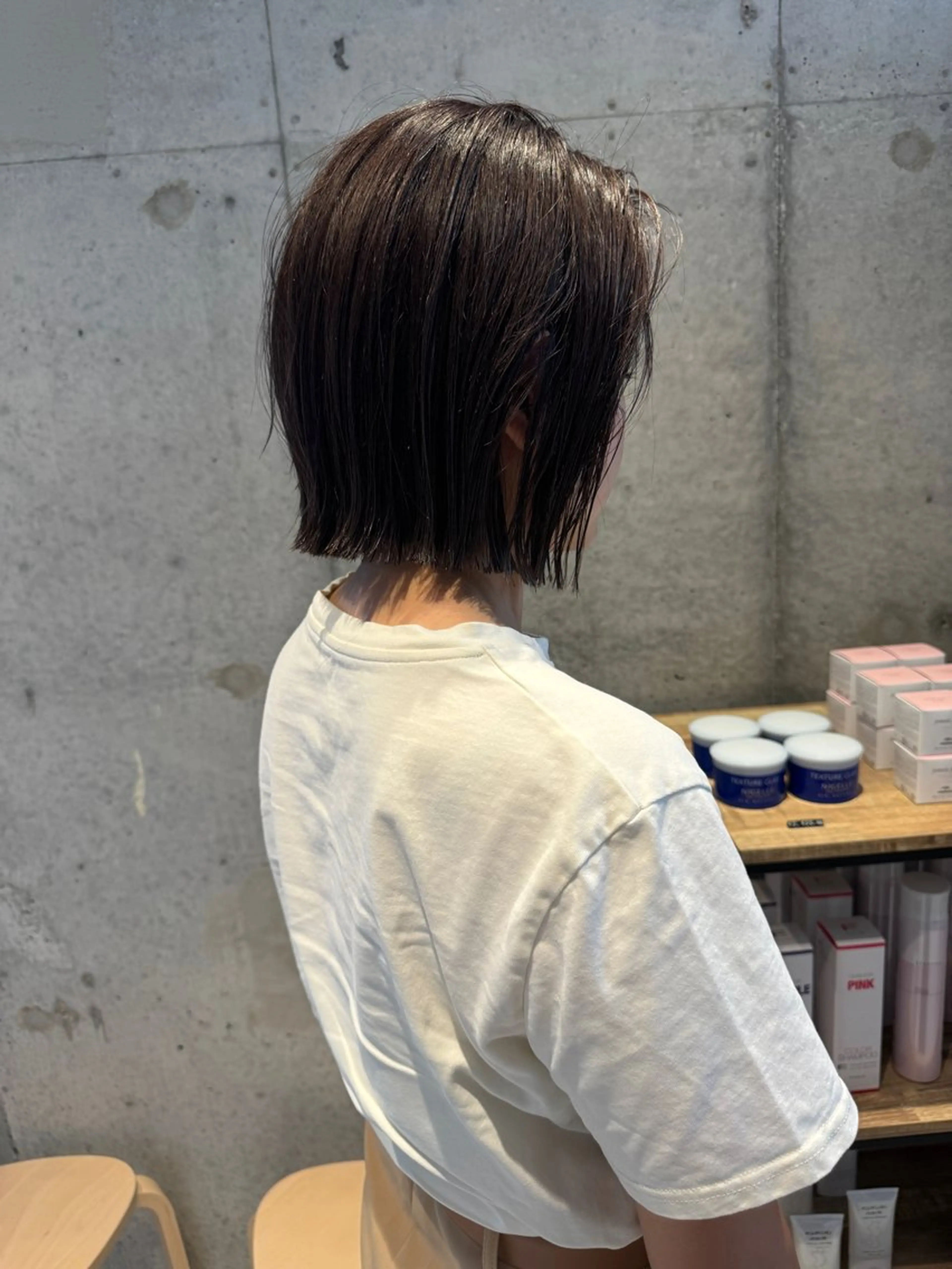 ショート カラー カット ヘアカラー トリートメント 切りっぱなしボブ/ 縮毛矯正/新宿/航輝のヘアスタイル