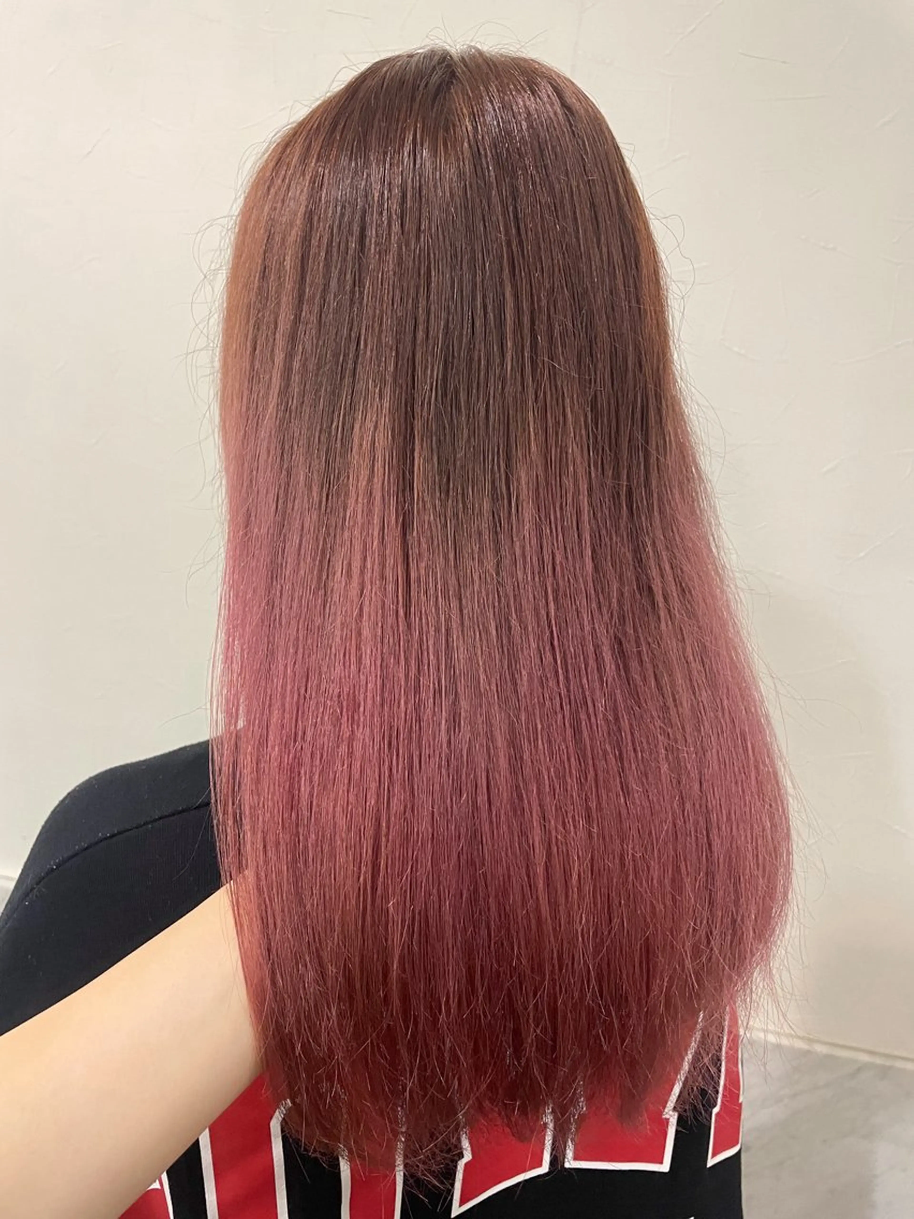 セミロング カラー ブリーチ ブリーチなしカラー ピンクカラー ハイトーン、ブリーチ 🤍足立里湖のヘアスタイル